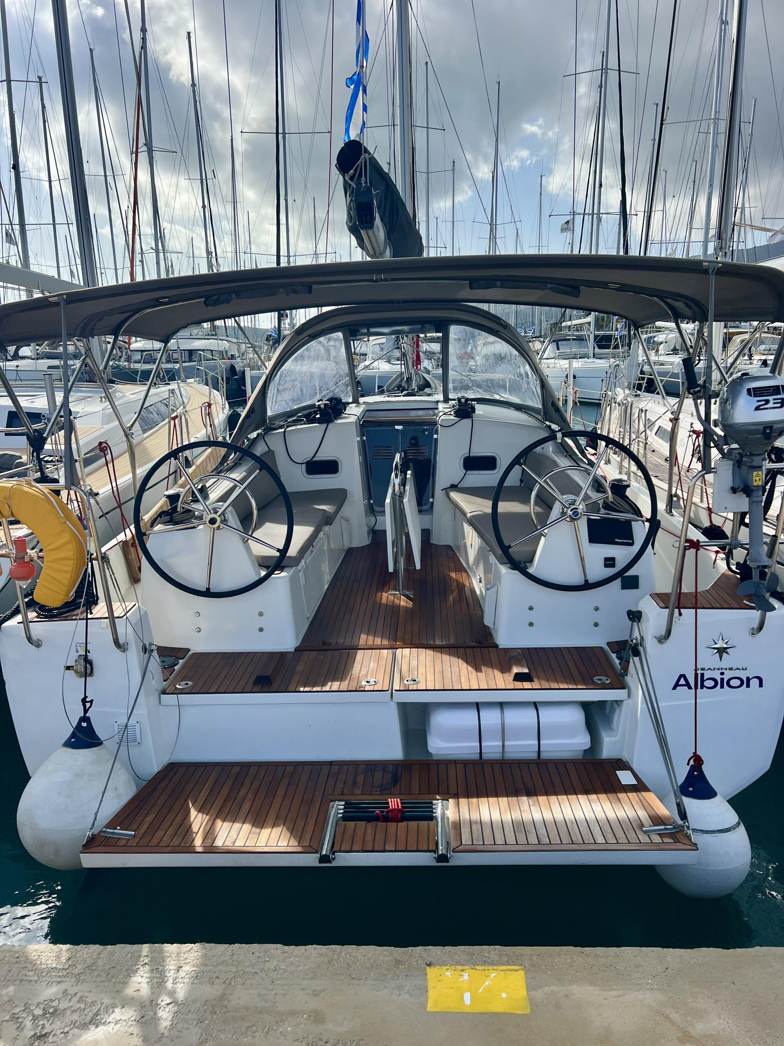 Sun Odyssey 380 — photo 5