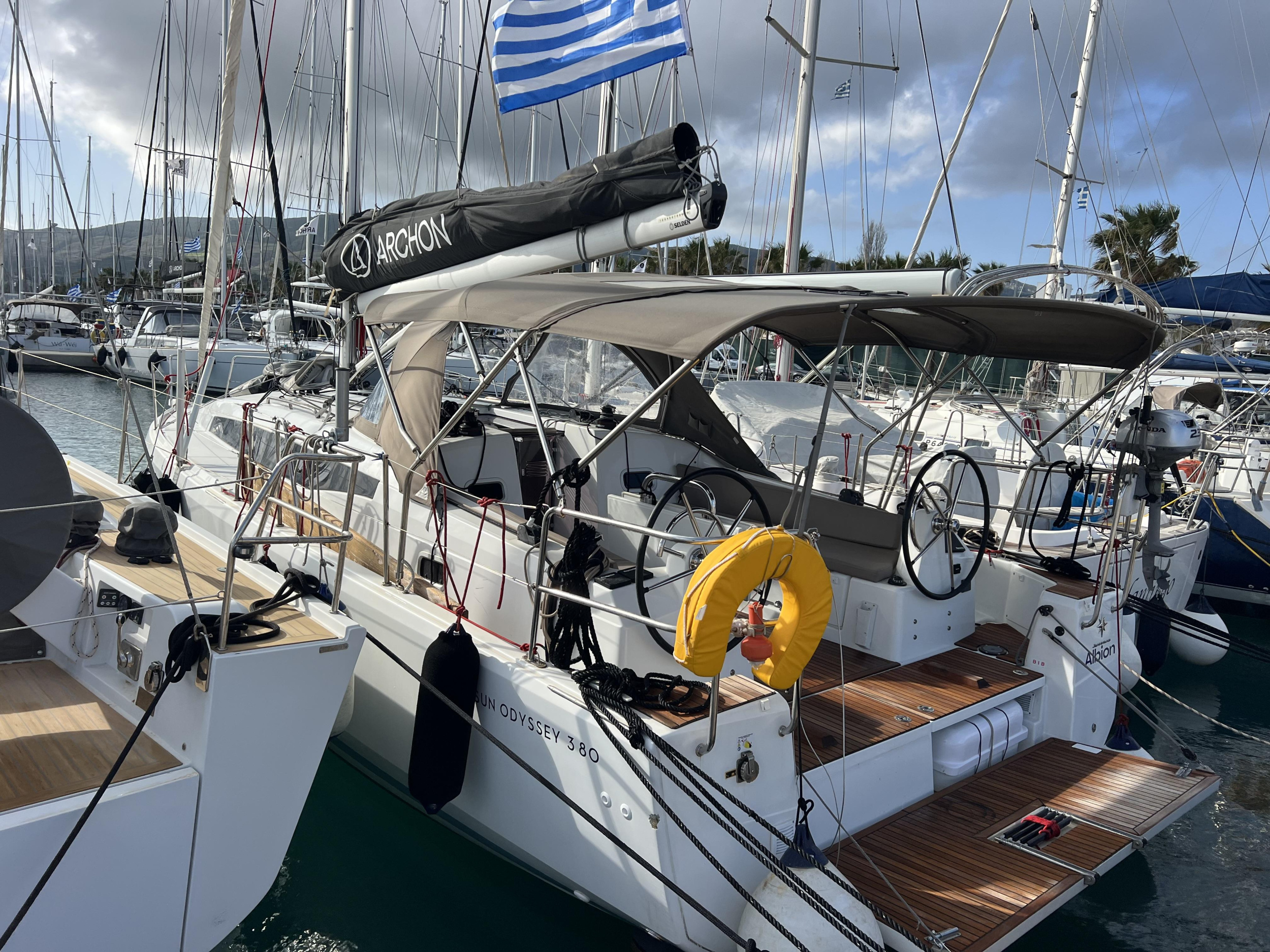 Sun Odyssey 380 — photo 15