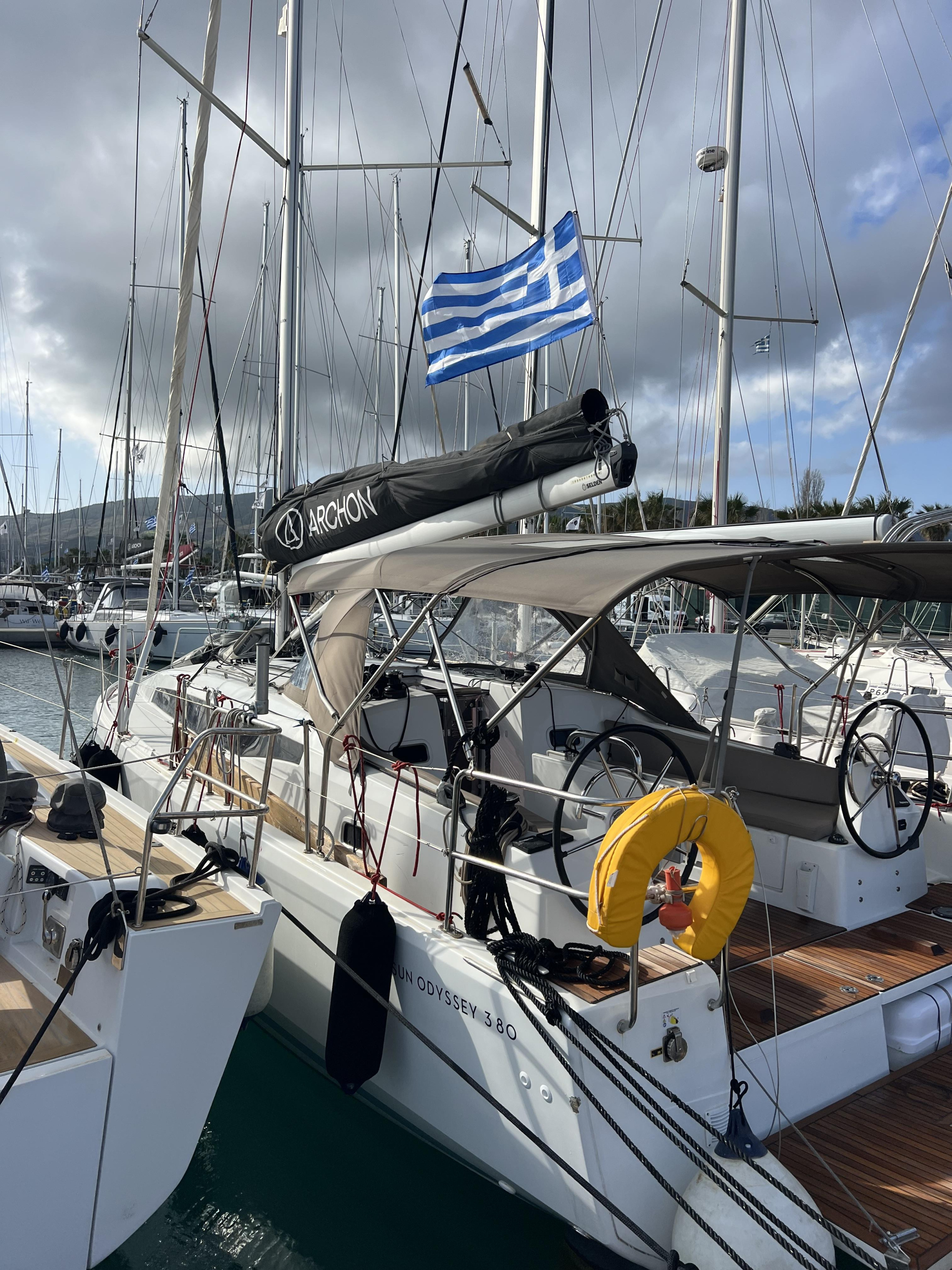 Sun Odyssey 380 — photo 3