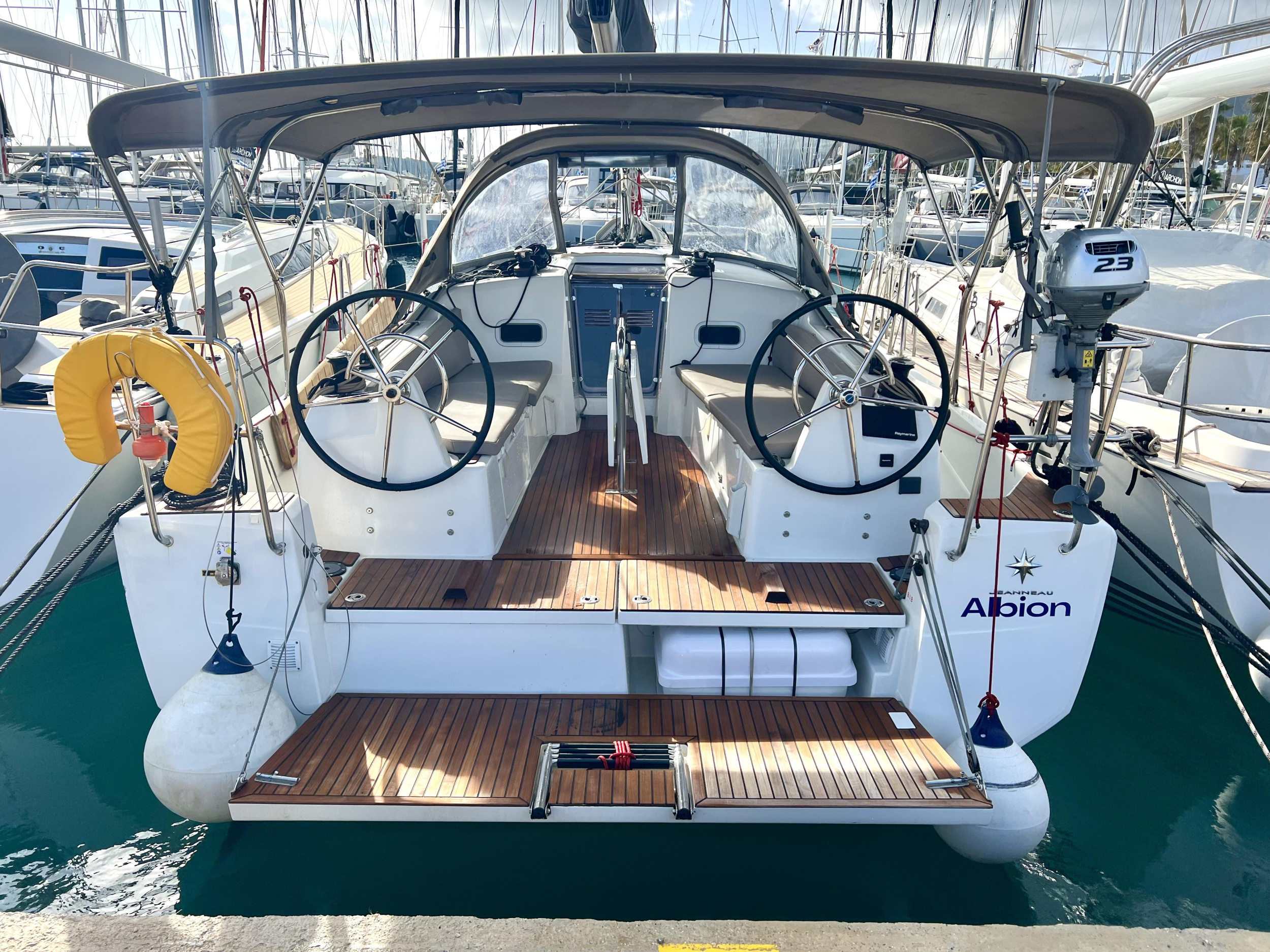 Sun Odyssey 380 — photo 14