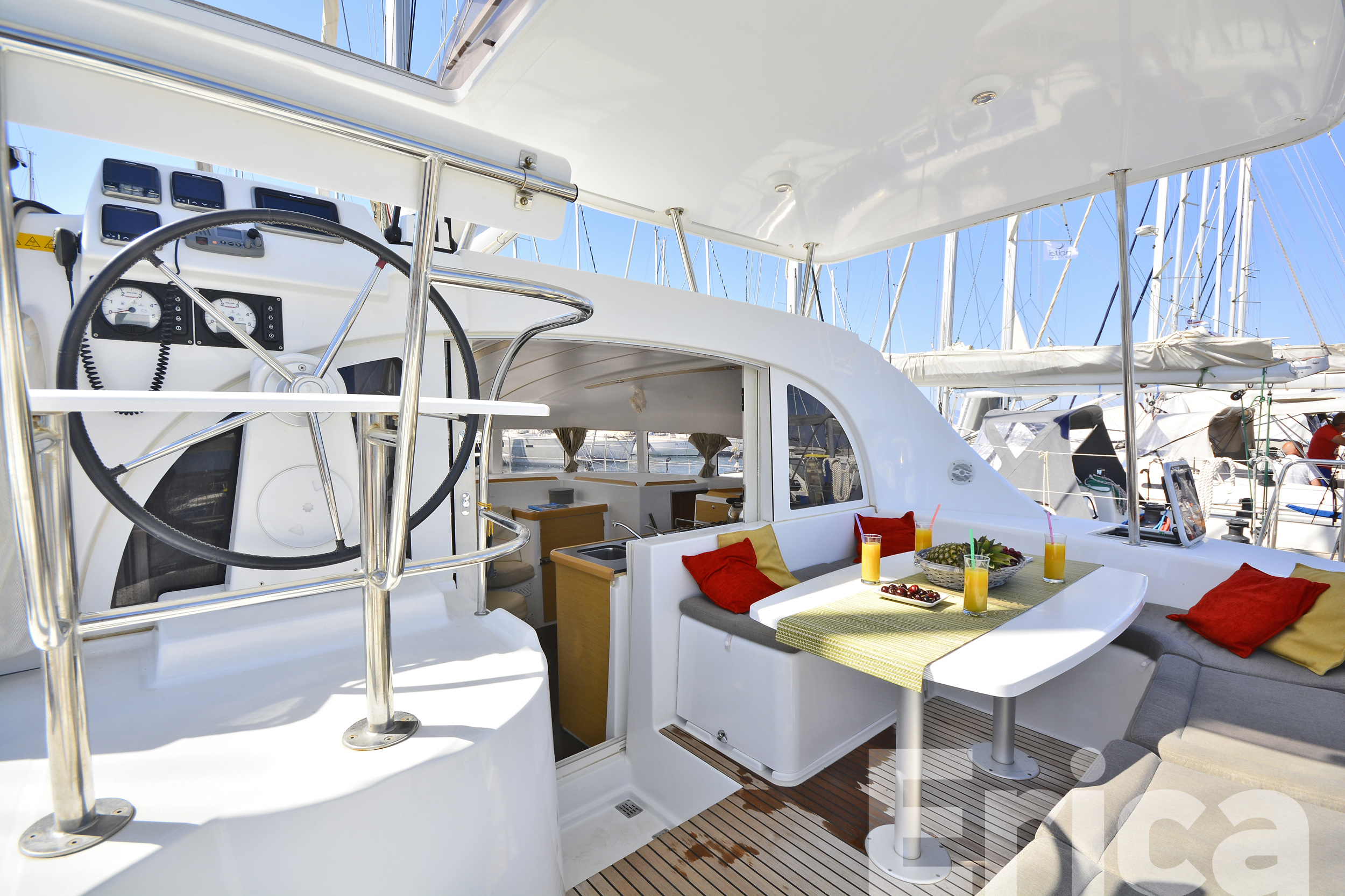 Lagoon 380 S2 — photo 25
