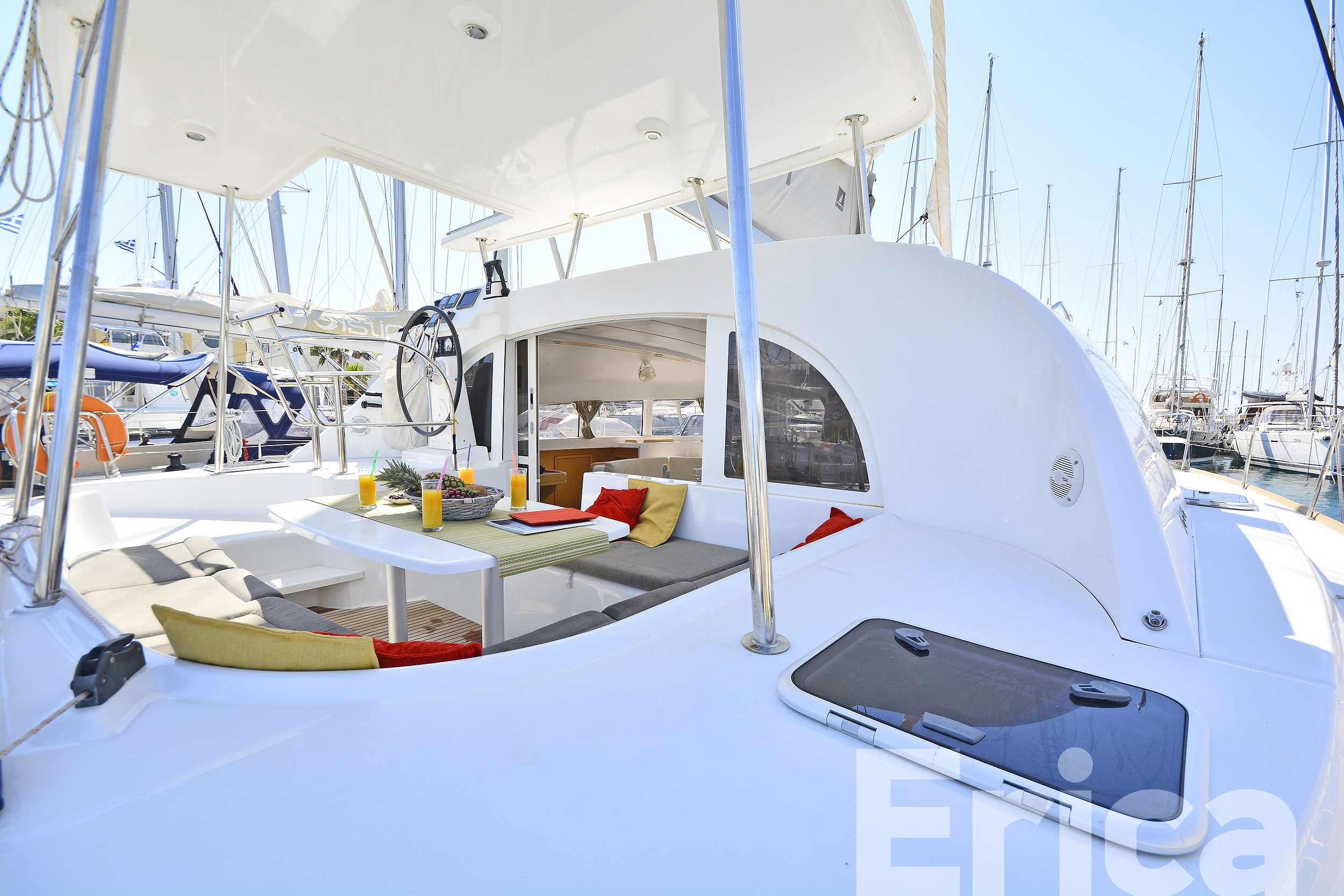 Lagoon 380 S2 — photo 3