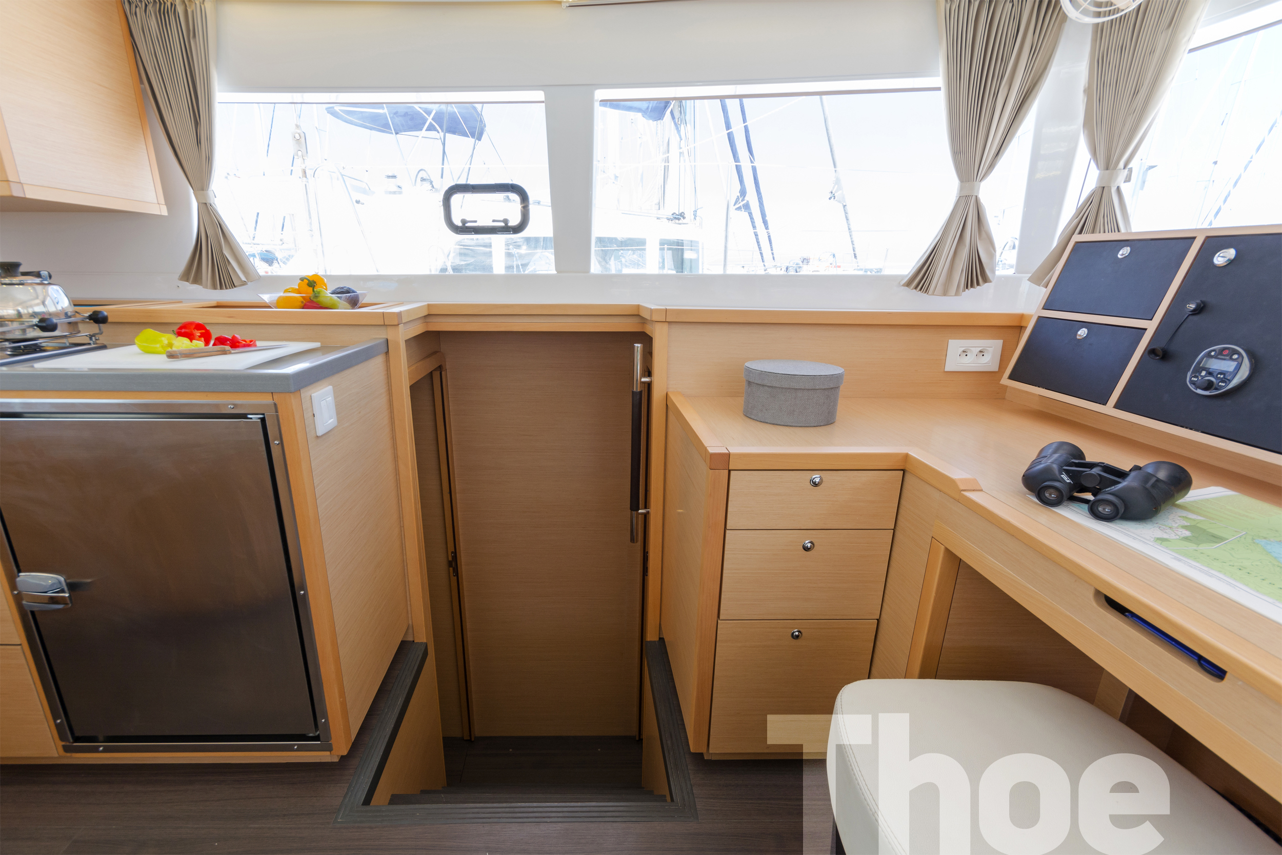 Lagoon 450 Fly & GEN — photo 17