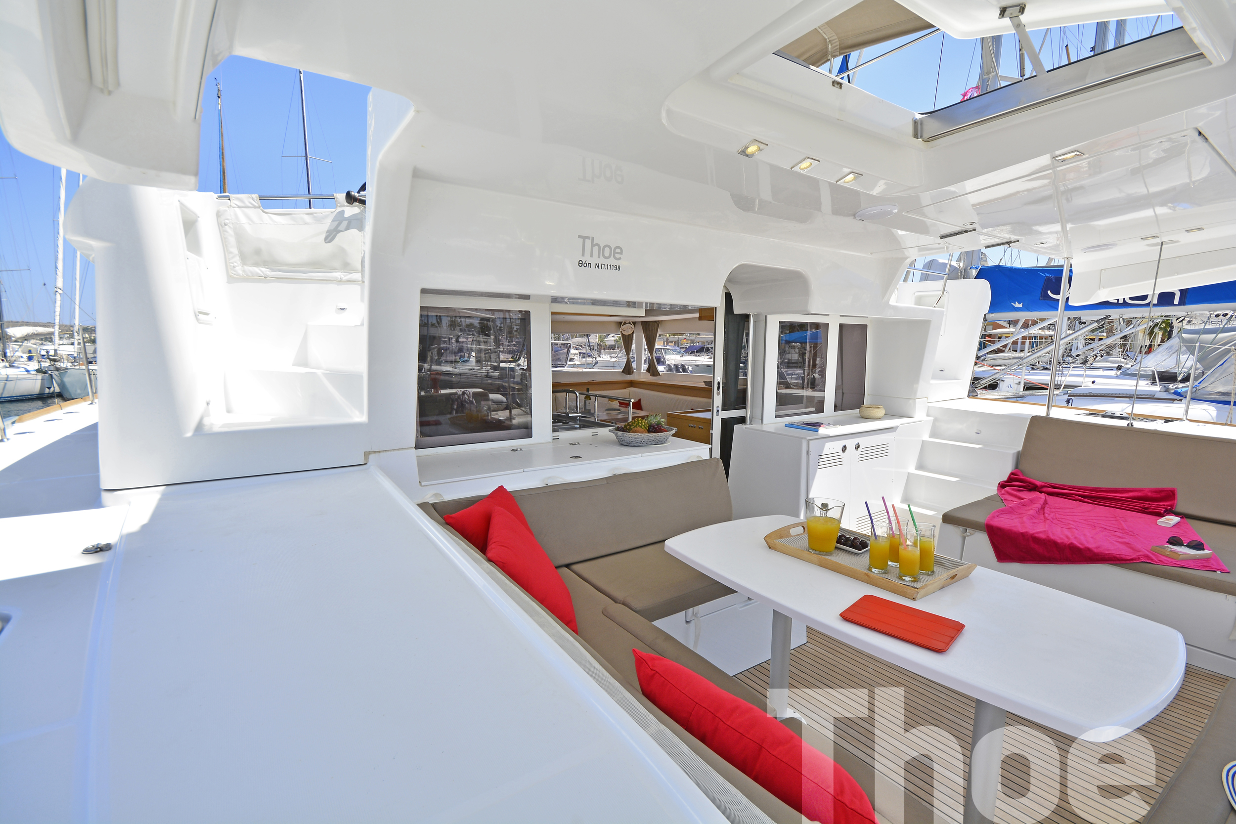 Lagoon 450 Fly & GEN — photo 38