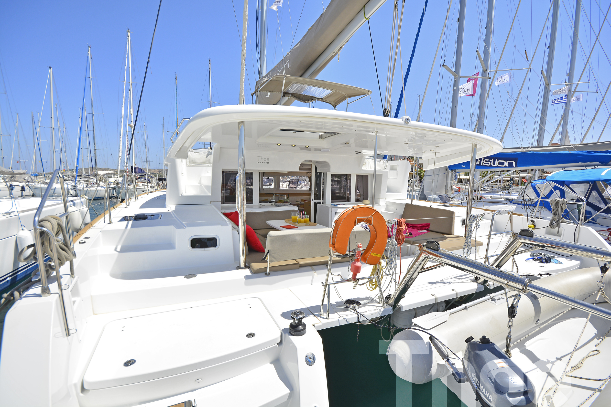 Lagoon 450 Fly & GEN — photo 25