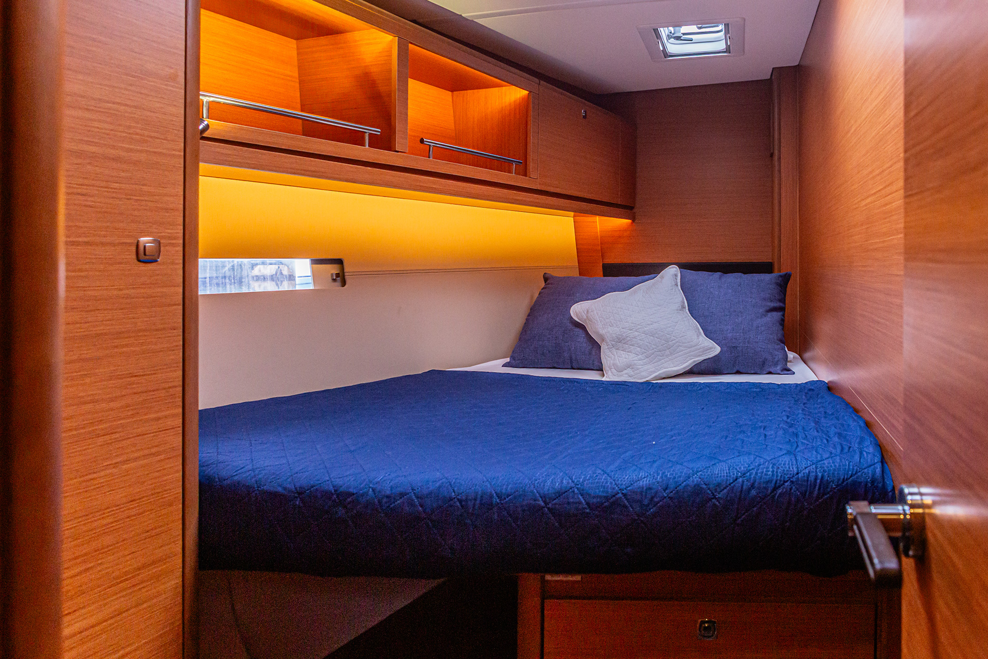Dufour 56 Exclusive 250 L — photo 7