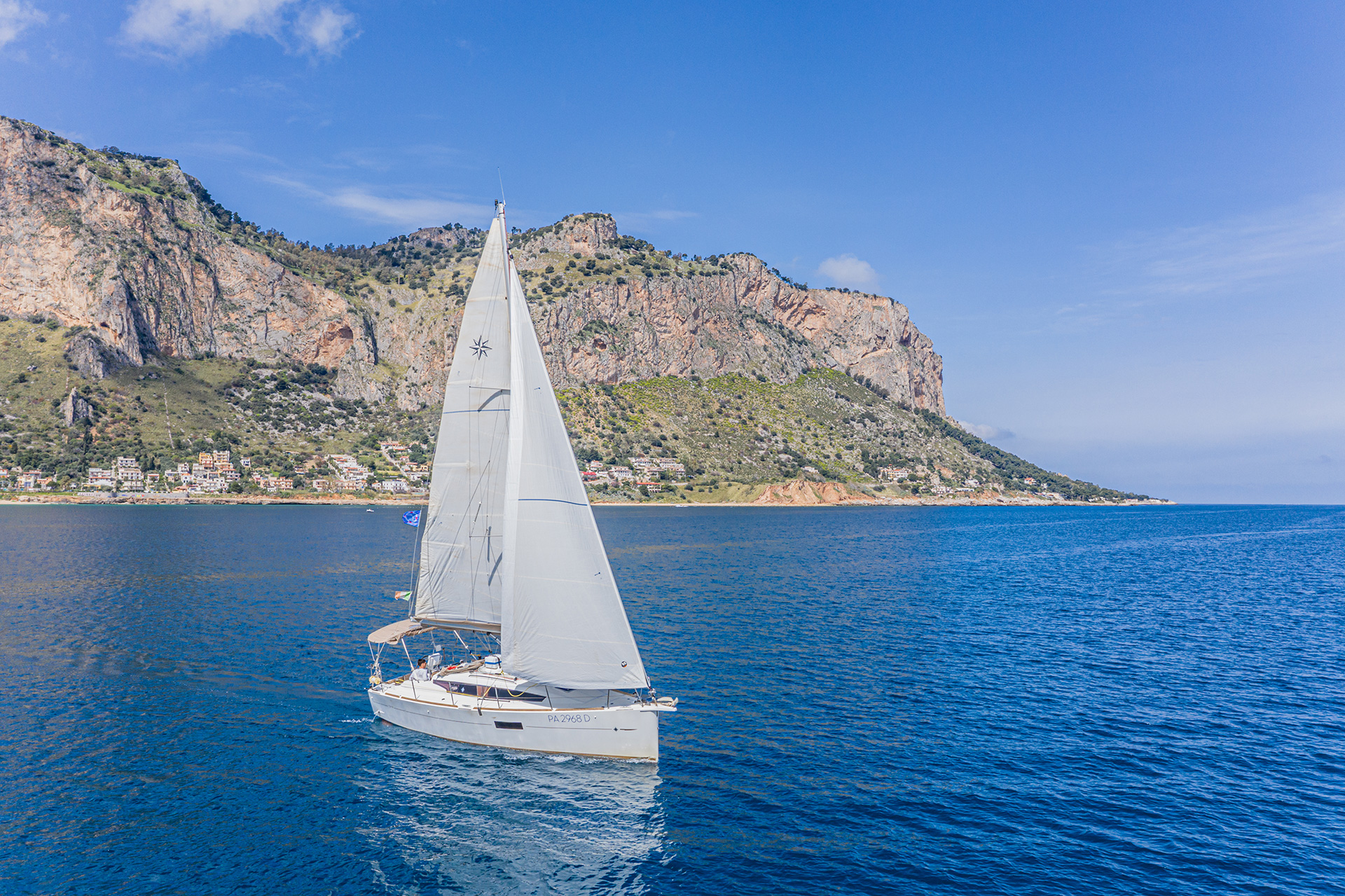 Sun Odyssey 319 — photo 1