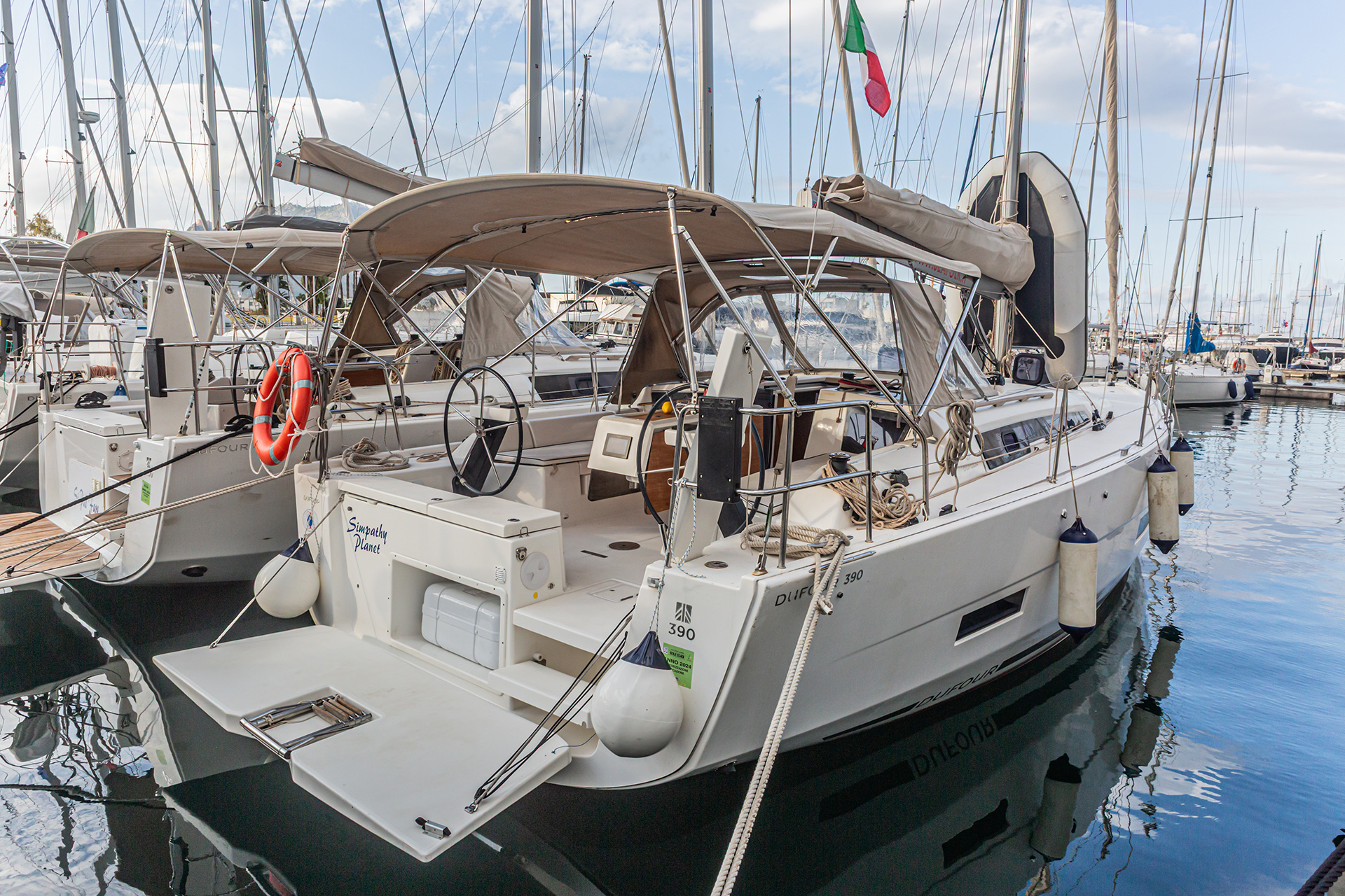 Dufour 390 Grand Large — photo 7