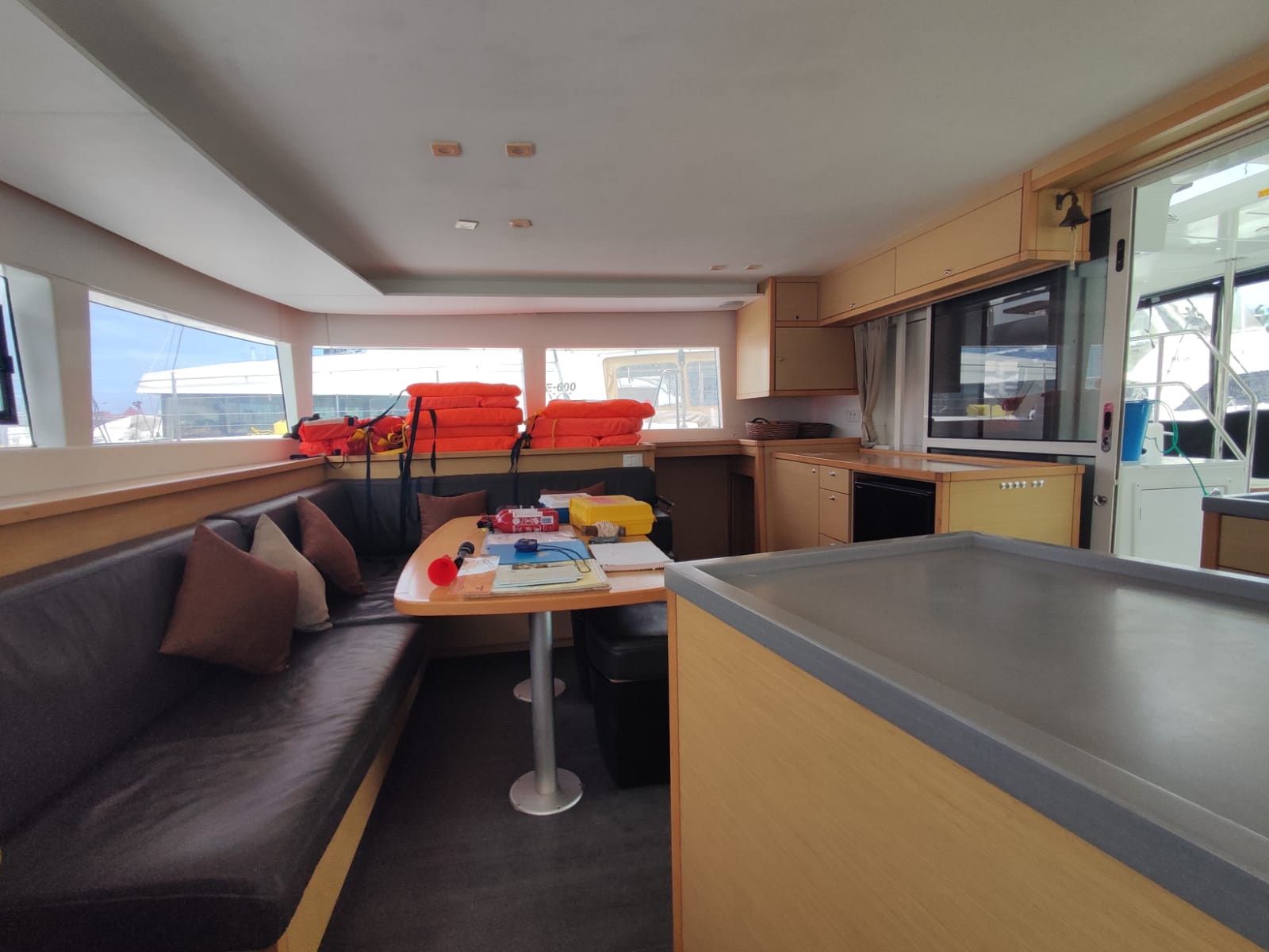 Lagoon 450 SporTop — photo 19