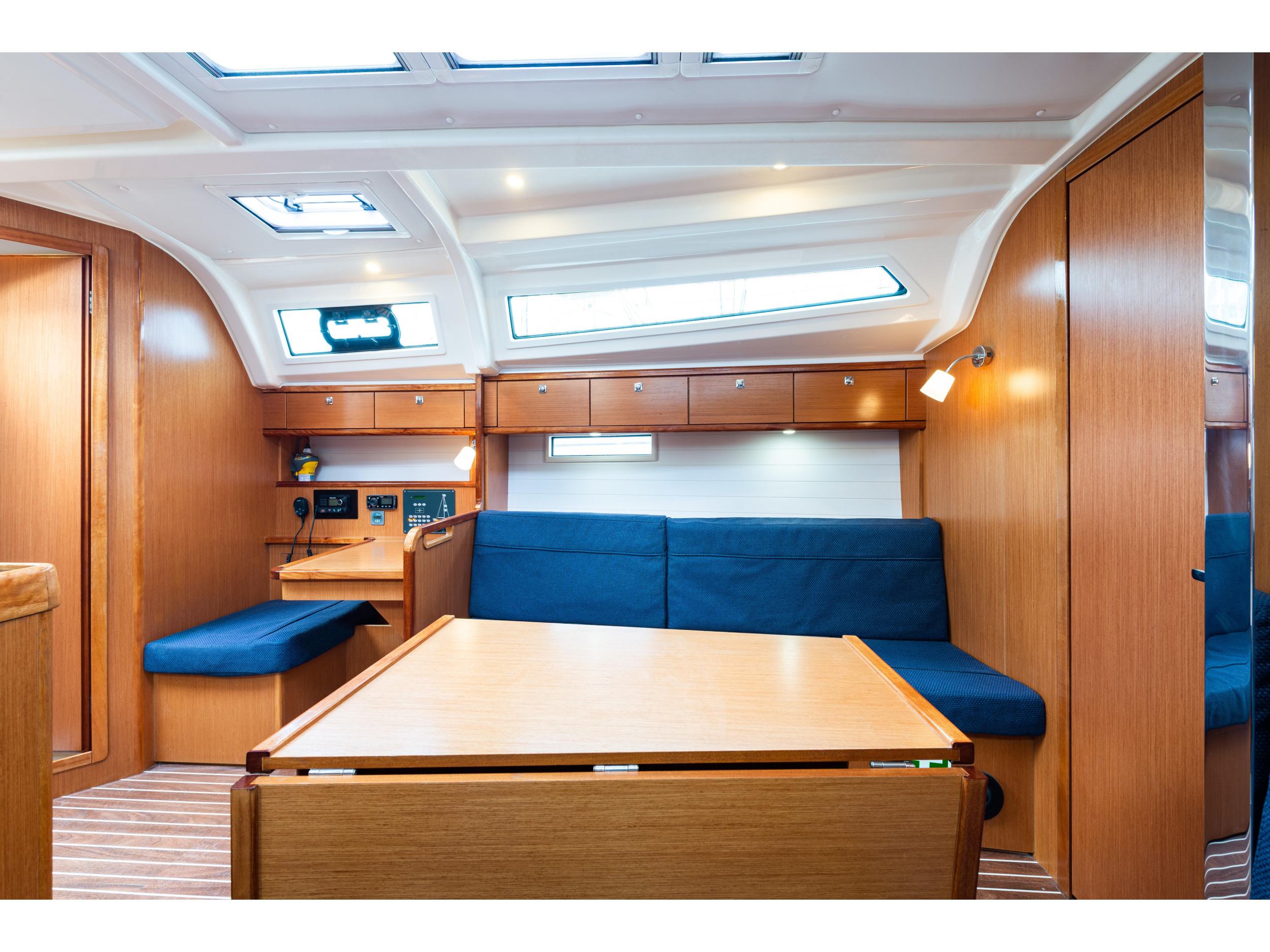 Bavaria 37 — photo 26