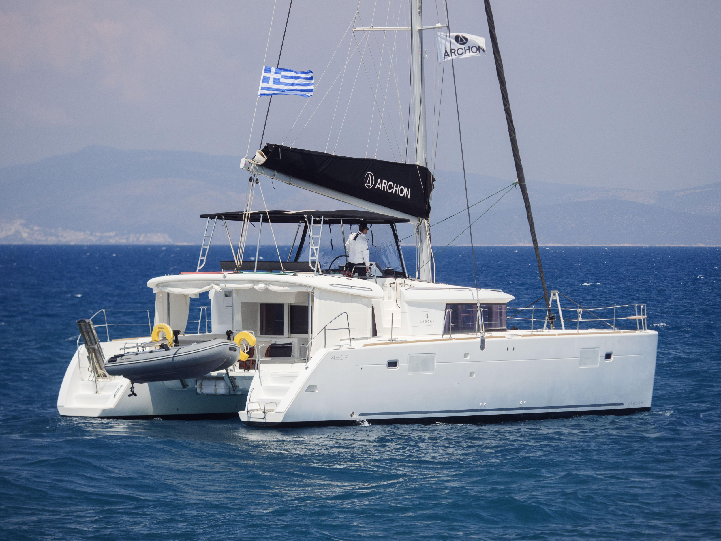 Lagoon 450 Flybridge — photo 3