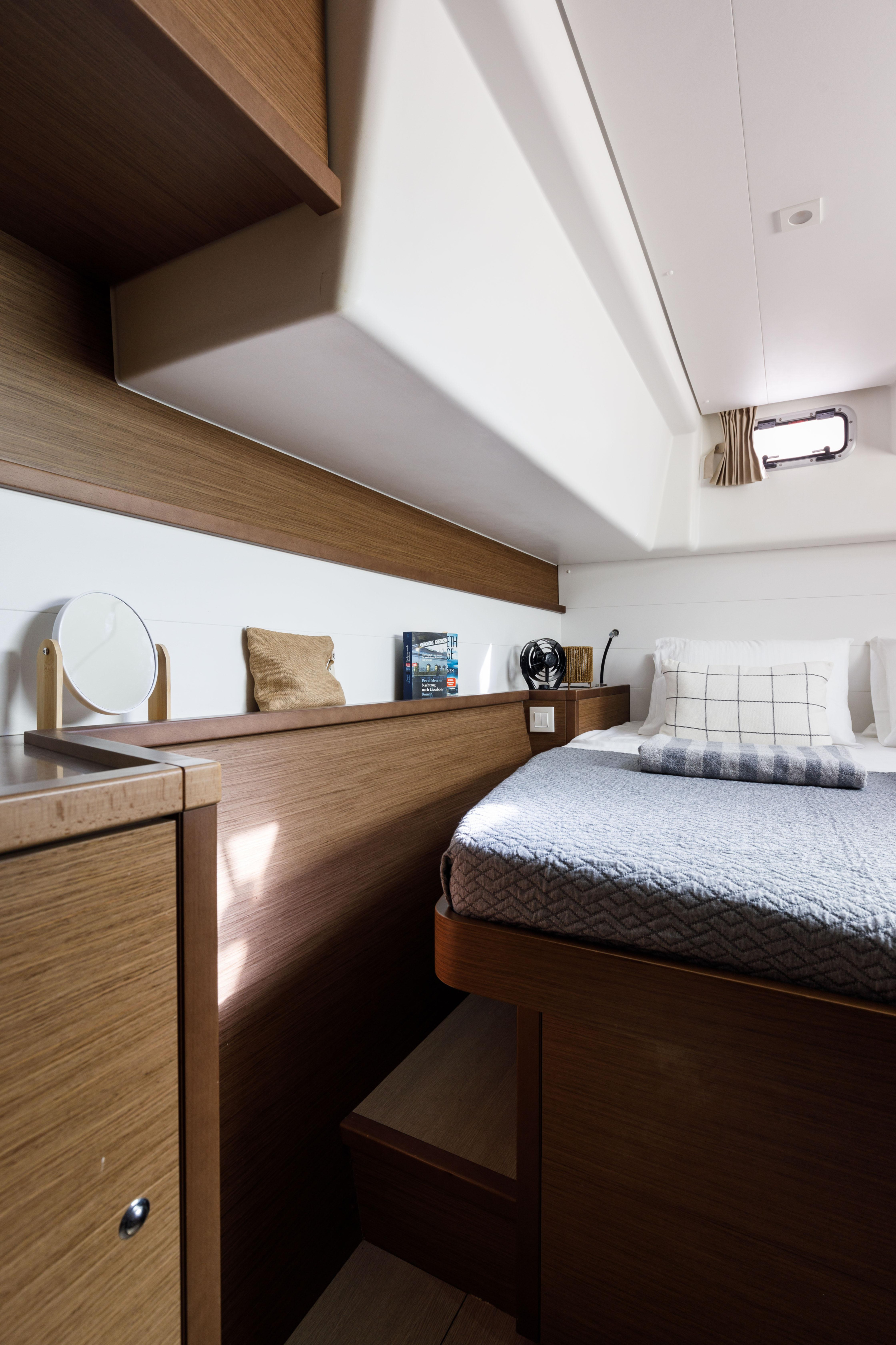 Lagoon 450 Flybridge — photo 11