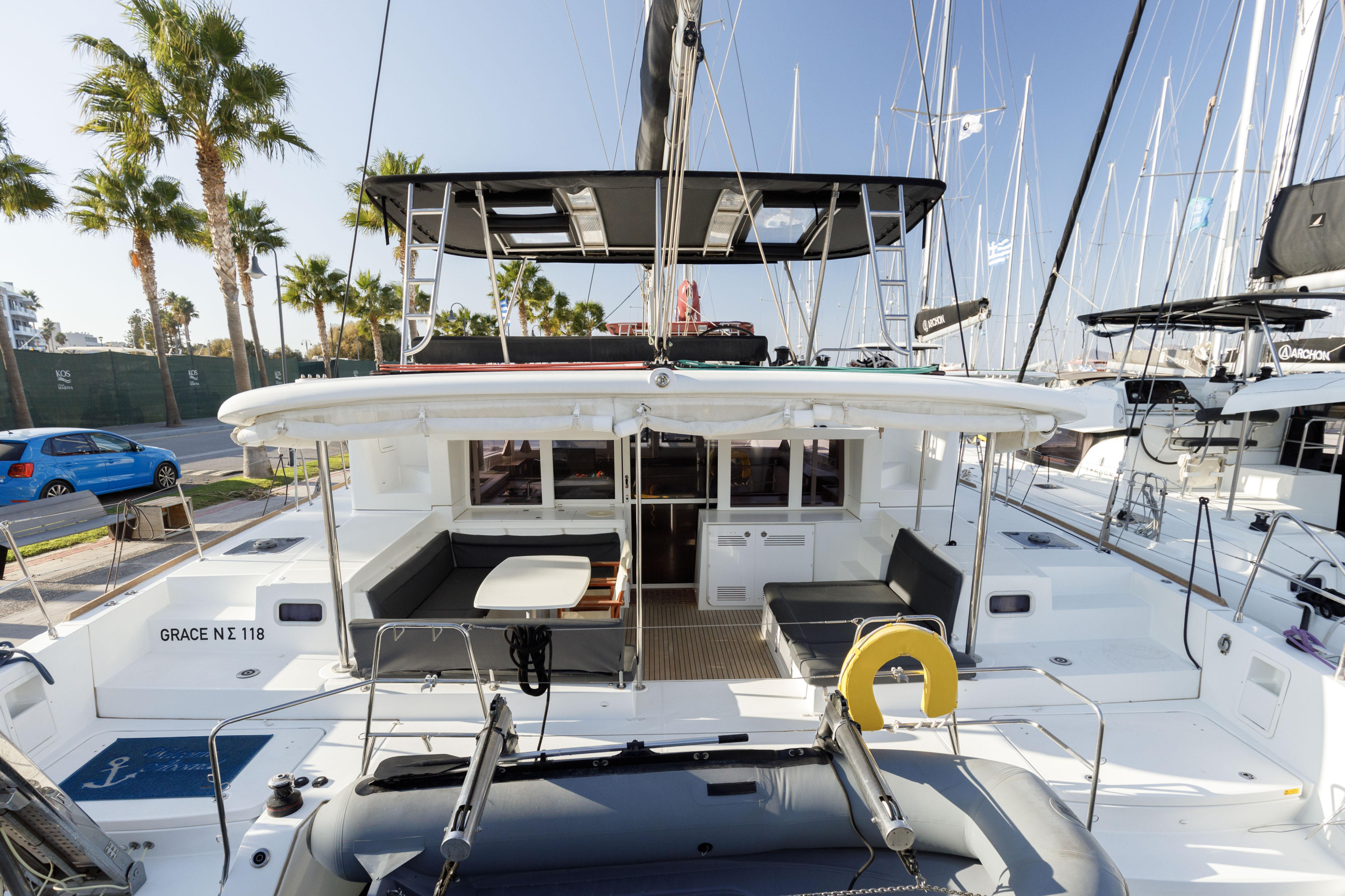 Lagoon 450 Flybridge — photo 32