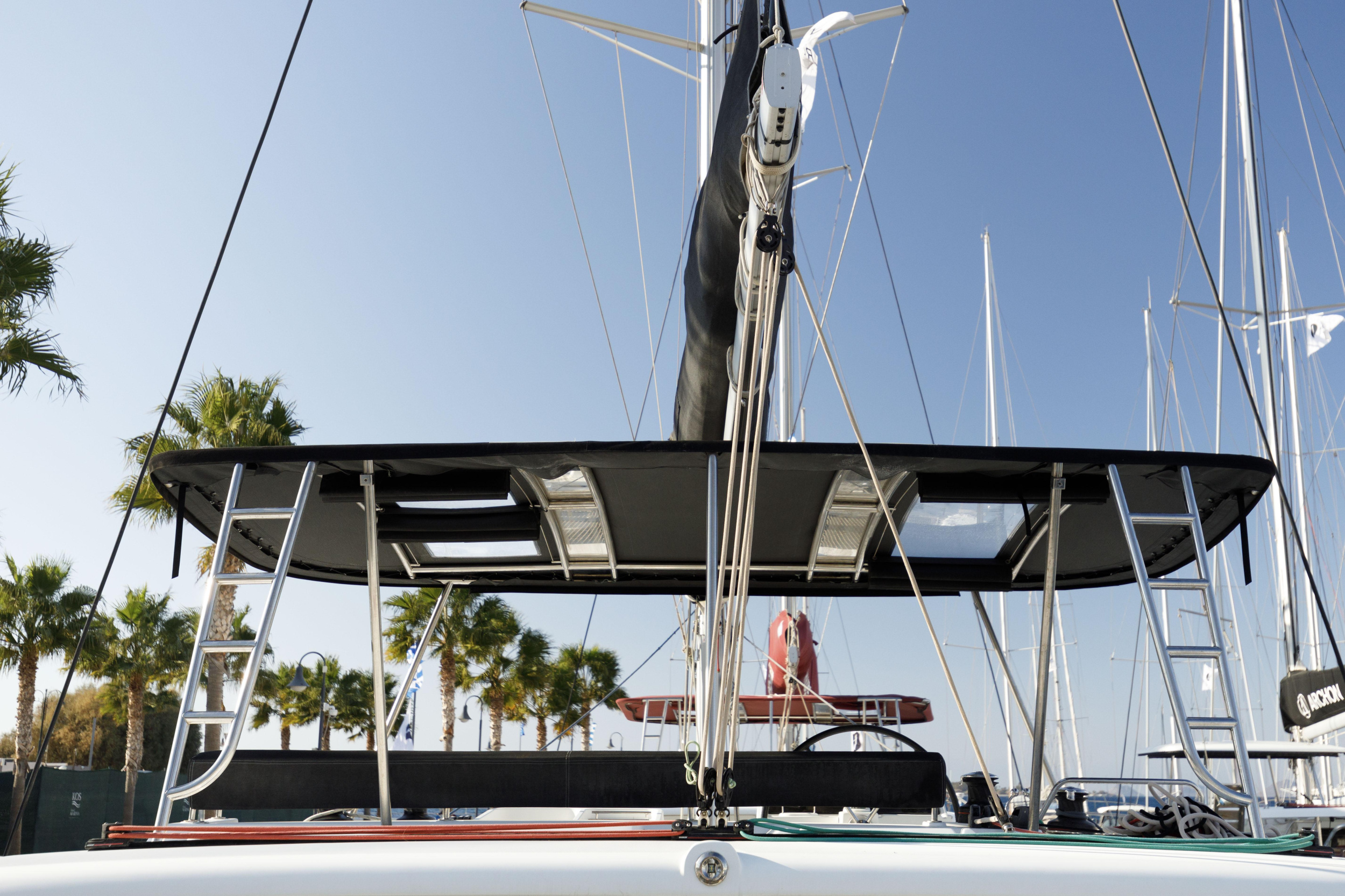 Lagoon 450 Flybridge — photo 12
