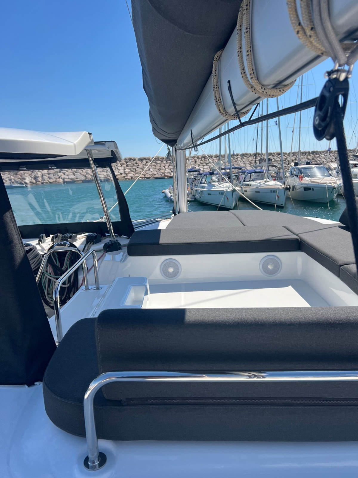 Lagoon 43 — photo 32