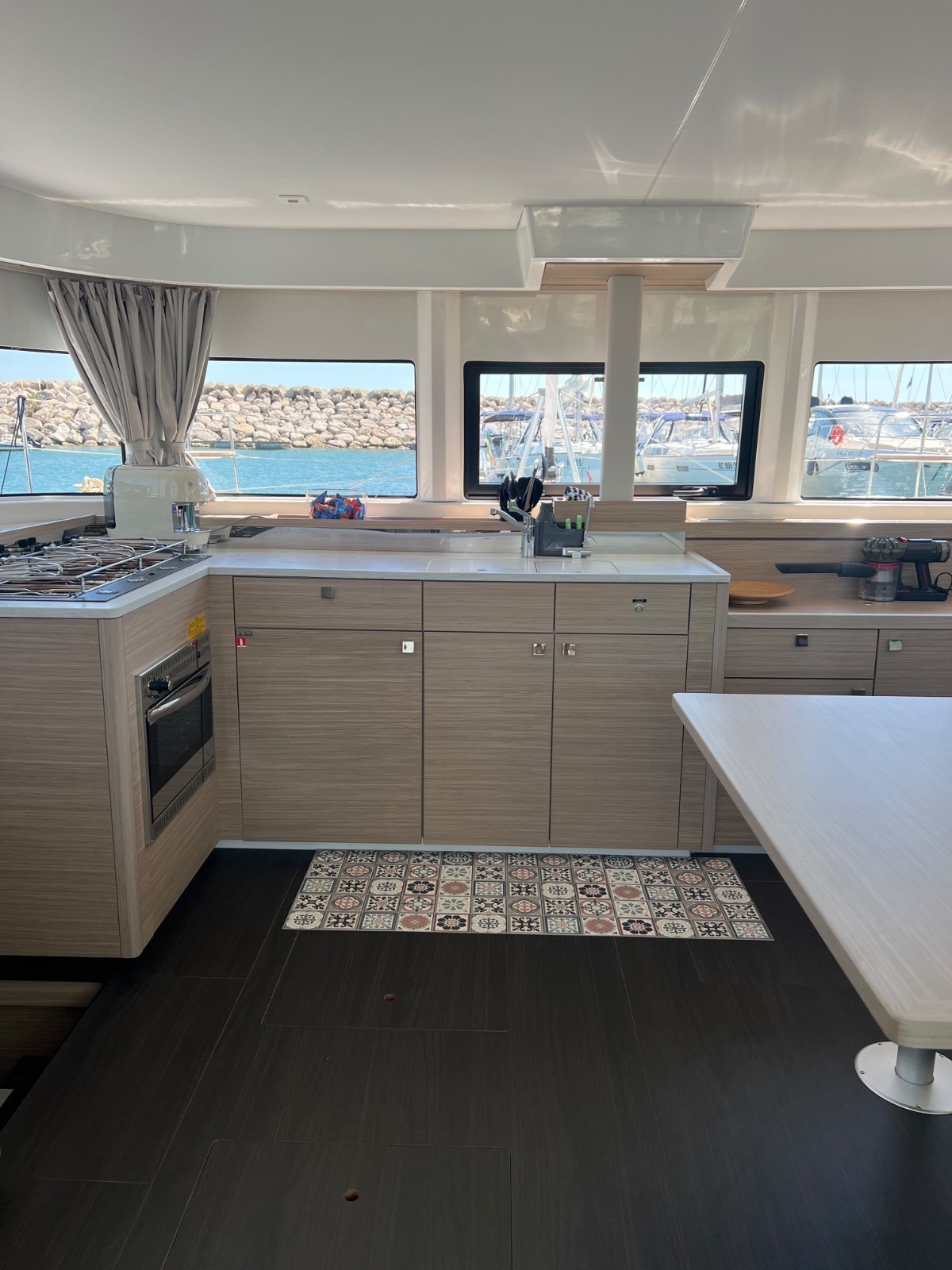 Lagoon 43 — photo 16
