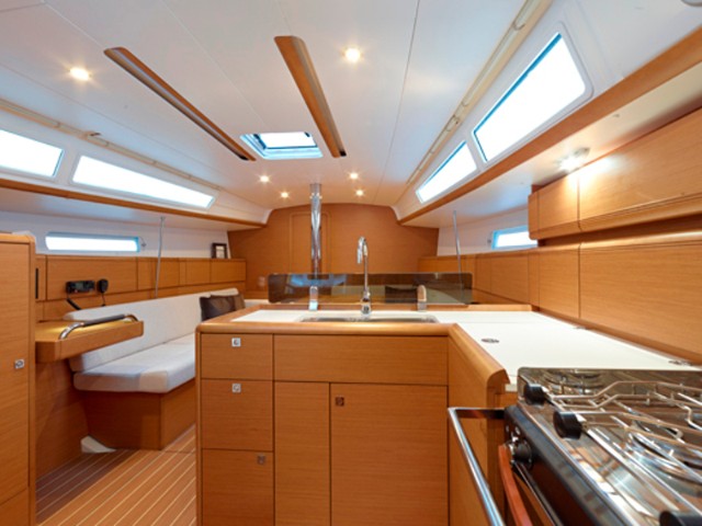 Sun Odyssey 379 — photo 2
