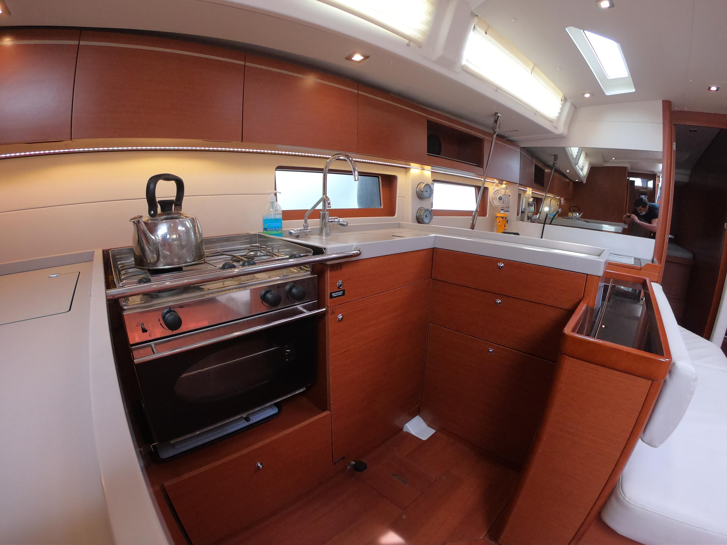 Oceanis 51.1 — photo 6