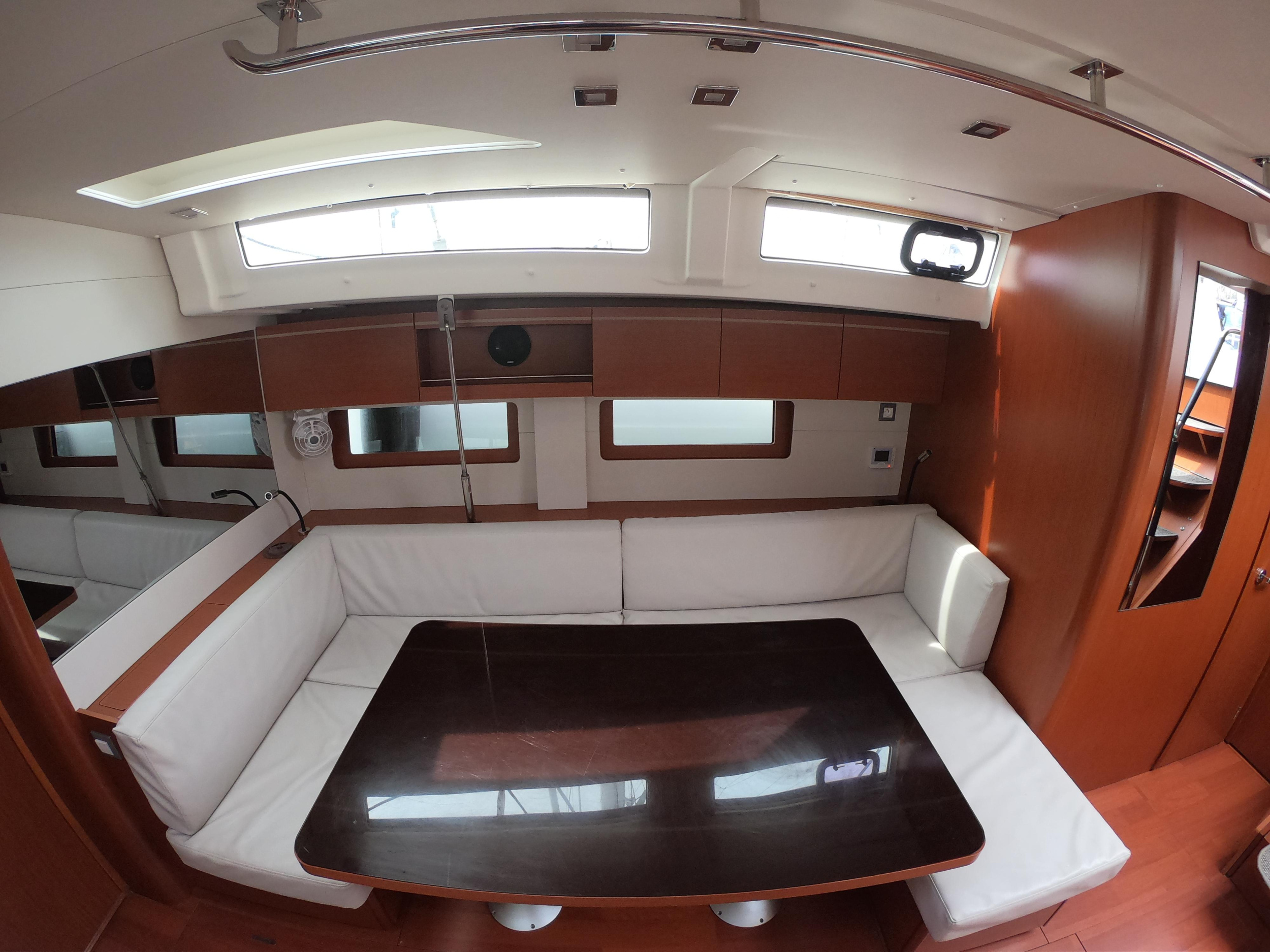 Oceanis 51.1 — photo 14