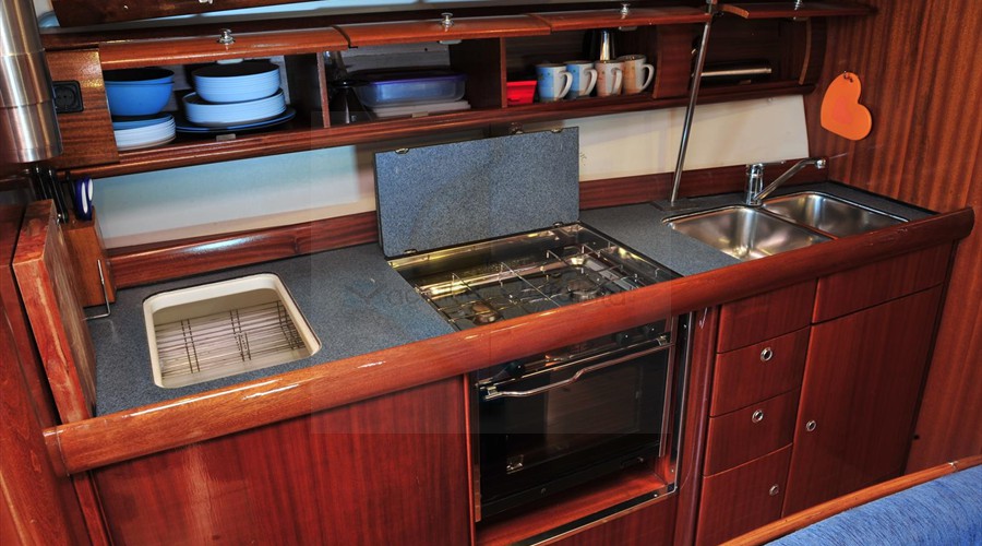 Bavaria 38 — photo 5