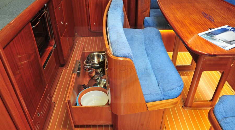 Bavaria 38 — photo 2
