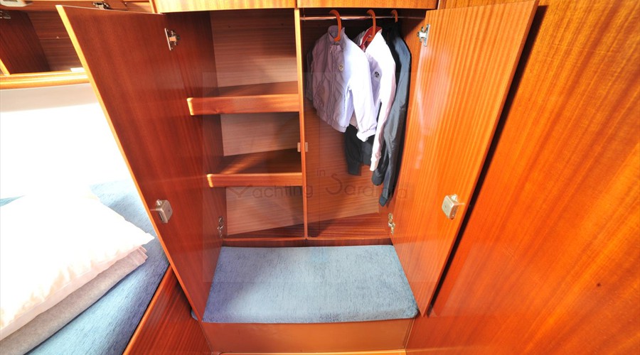 Bavaria 38 — photo 18