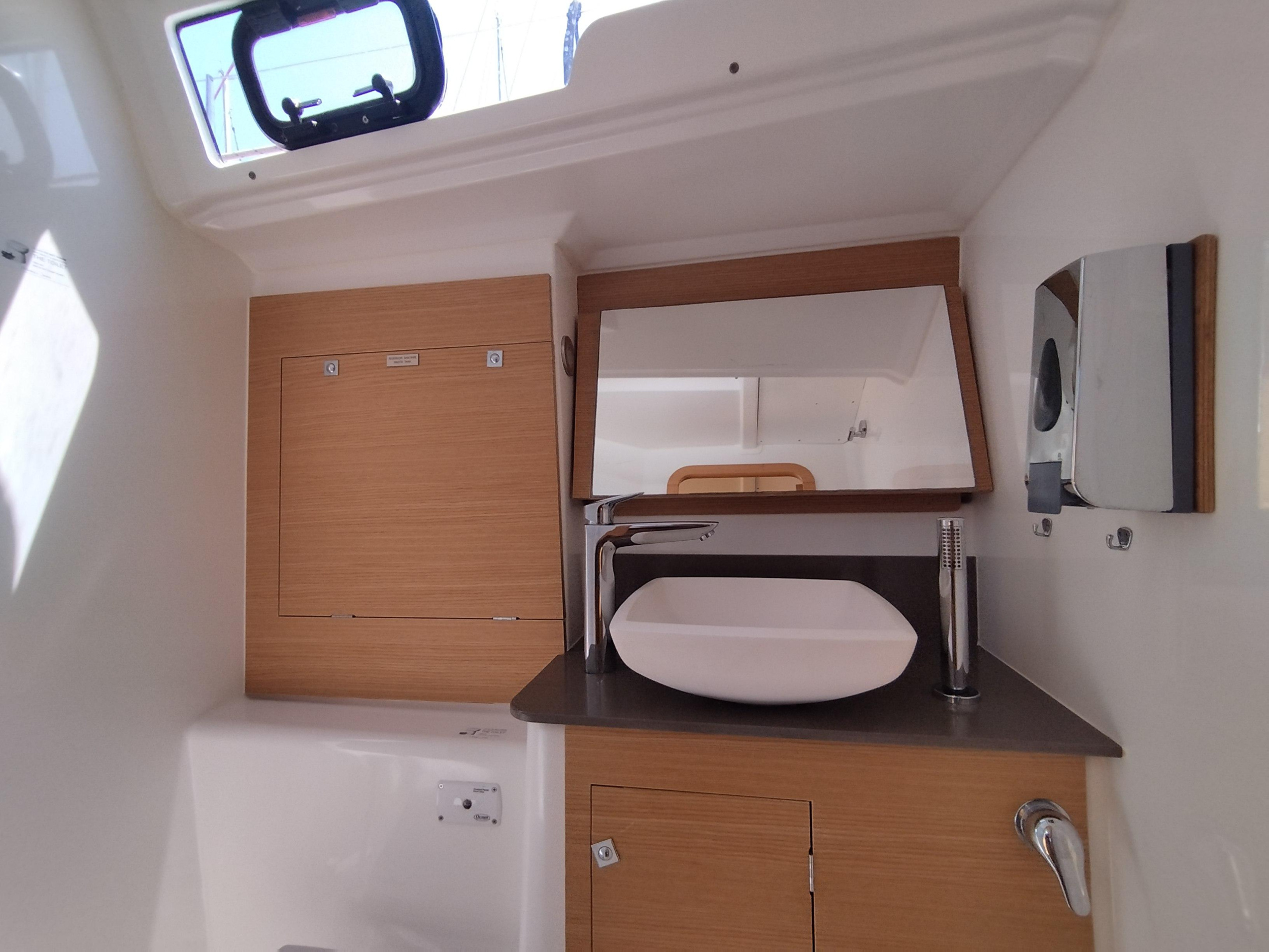 Dufour 390 Grand Large — photo 3