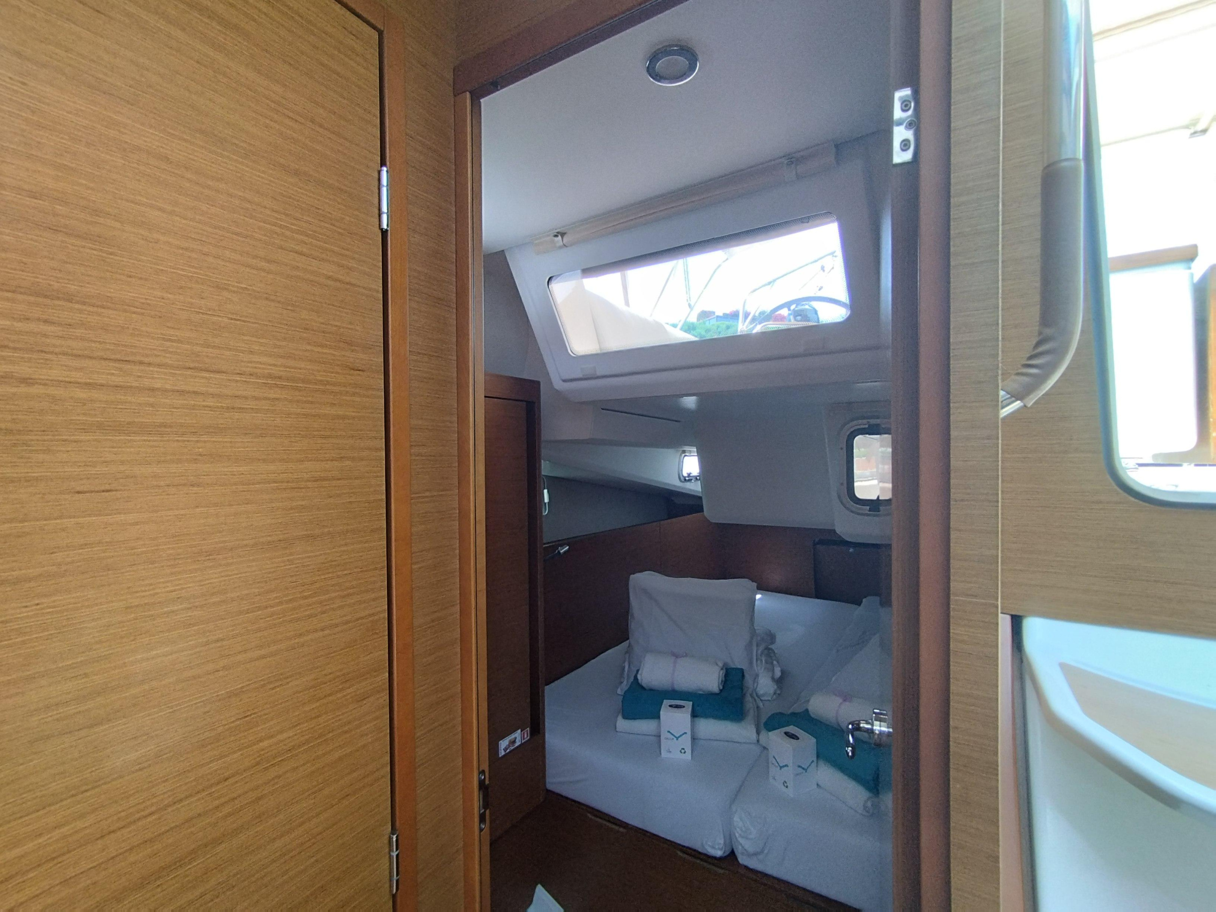 Dufour 390 Grand Large — photo 23