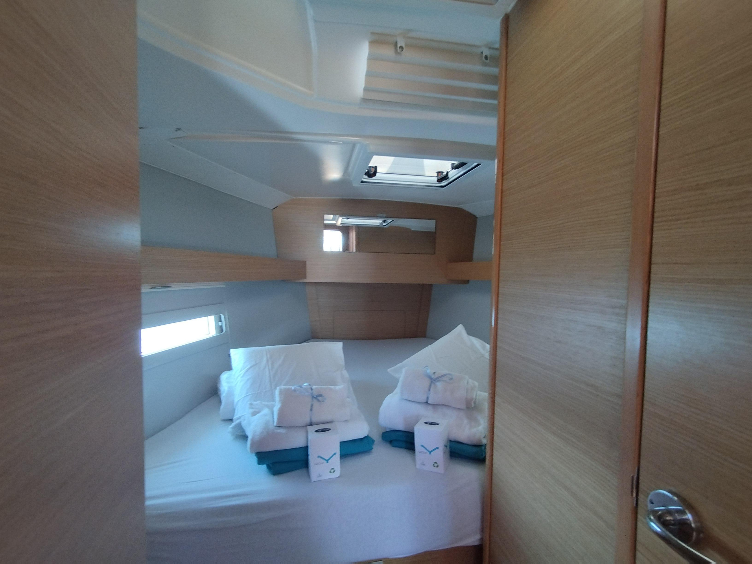 Dufour 390 Grand Large — photo 16