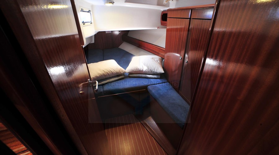 Bavaria 38 — photo 11