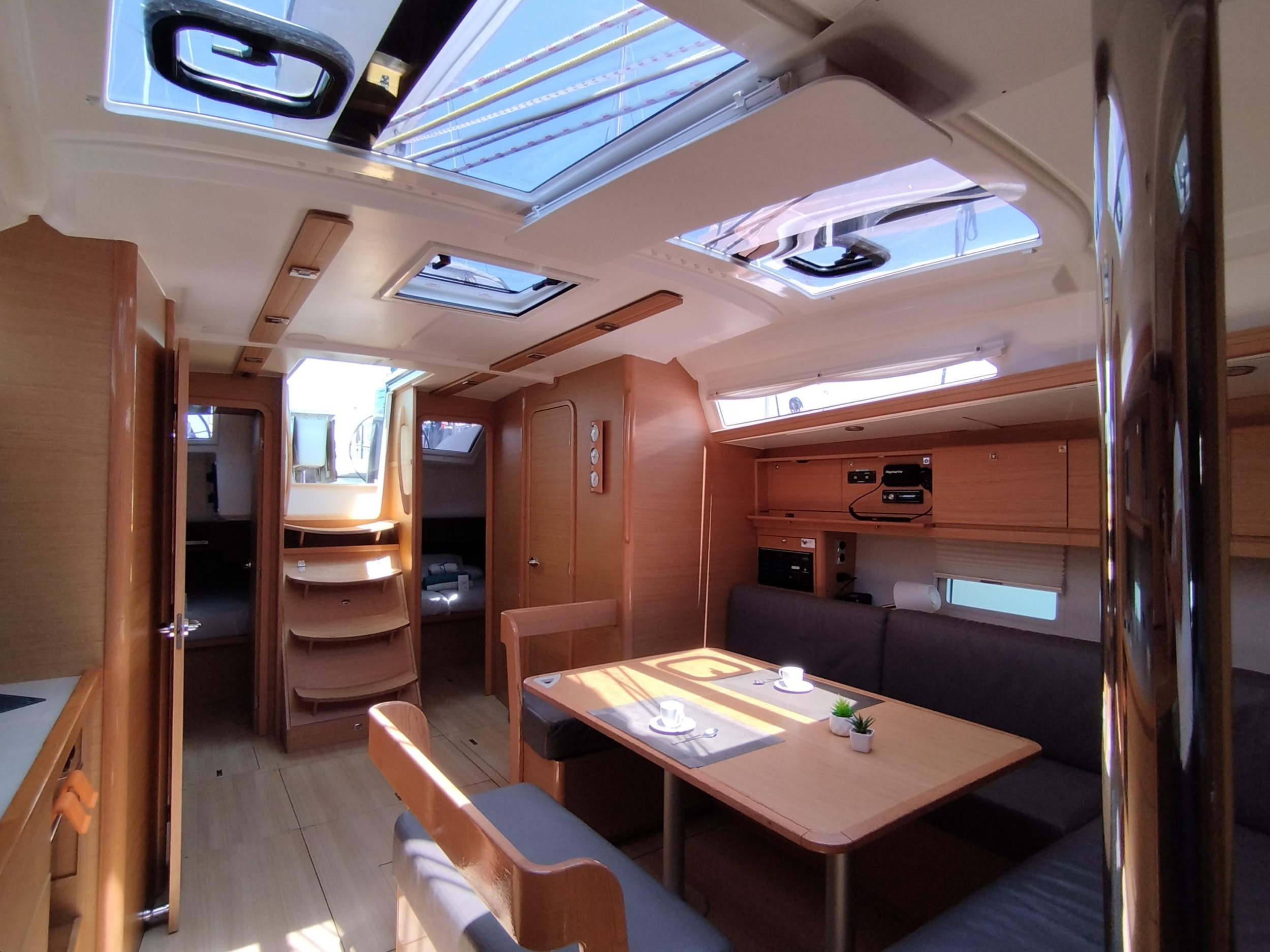 Dufour 430 Grand Large — photo 30