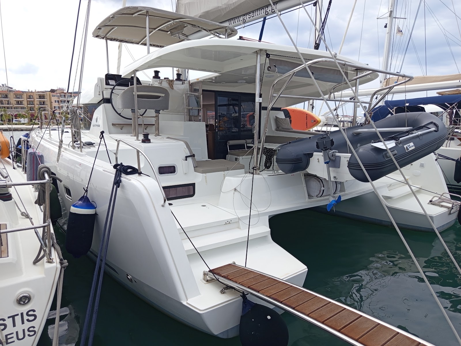 Lagoon 42 — photo 1