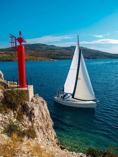 Bavaria 32 — photo 14