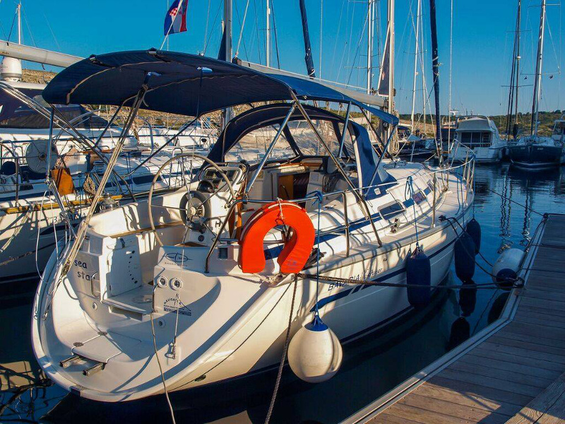 Bavaria 32 — photo 4
