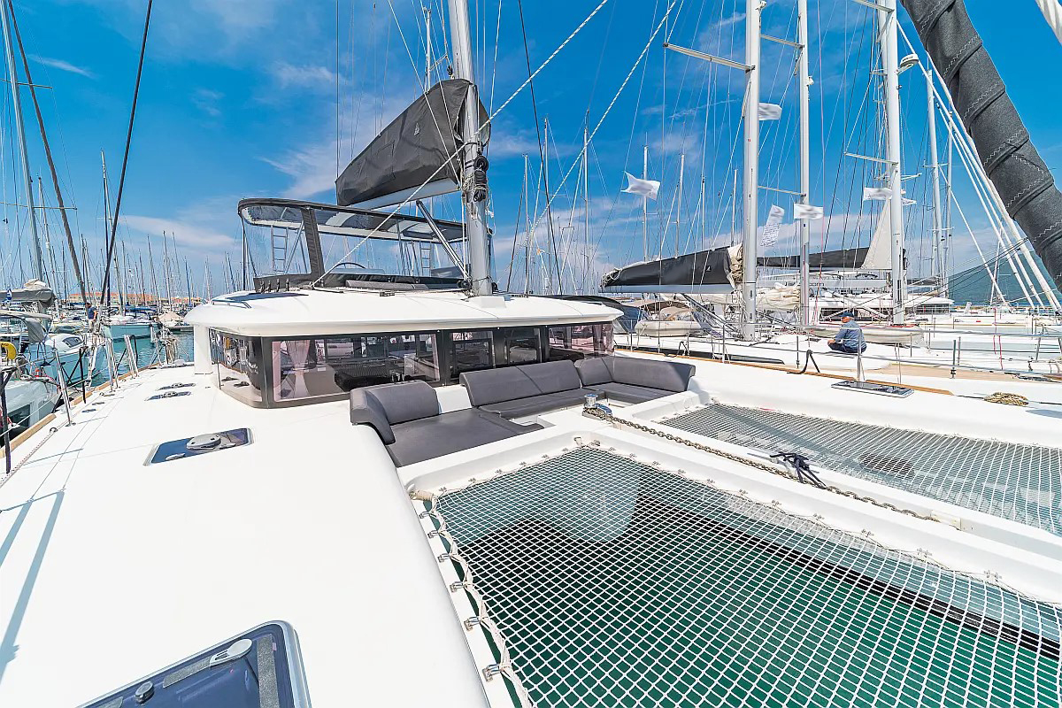 Lagoon 450 Fly — photo 15