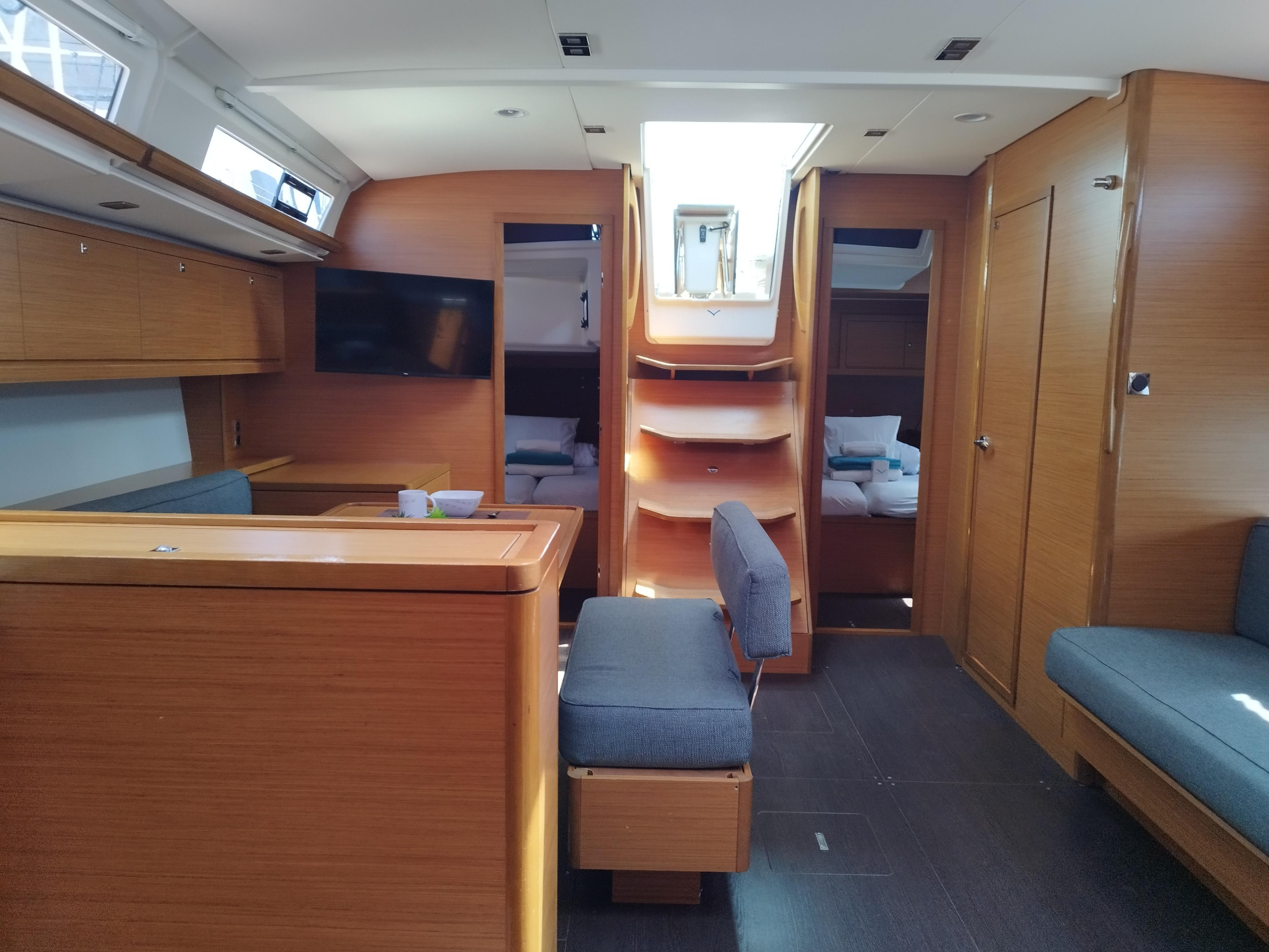 Dufour 470 Owner's version — photo 23