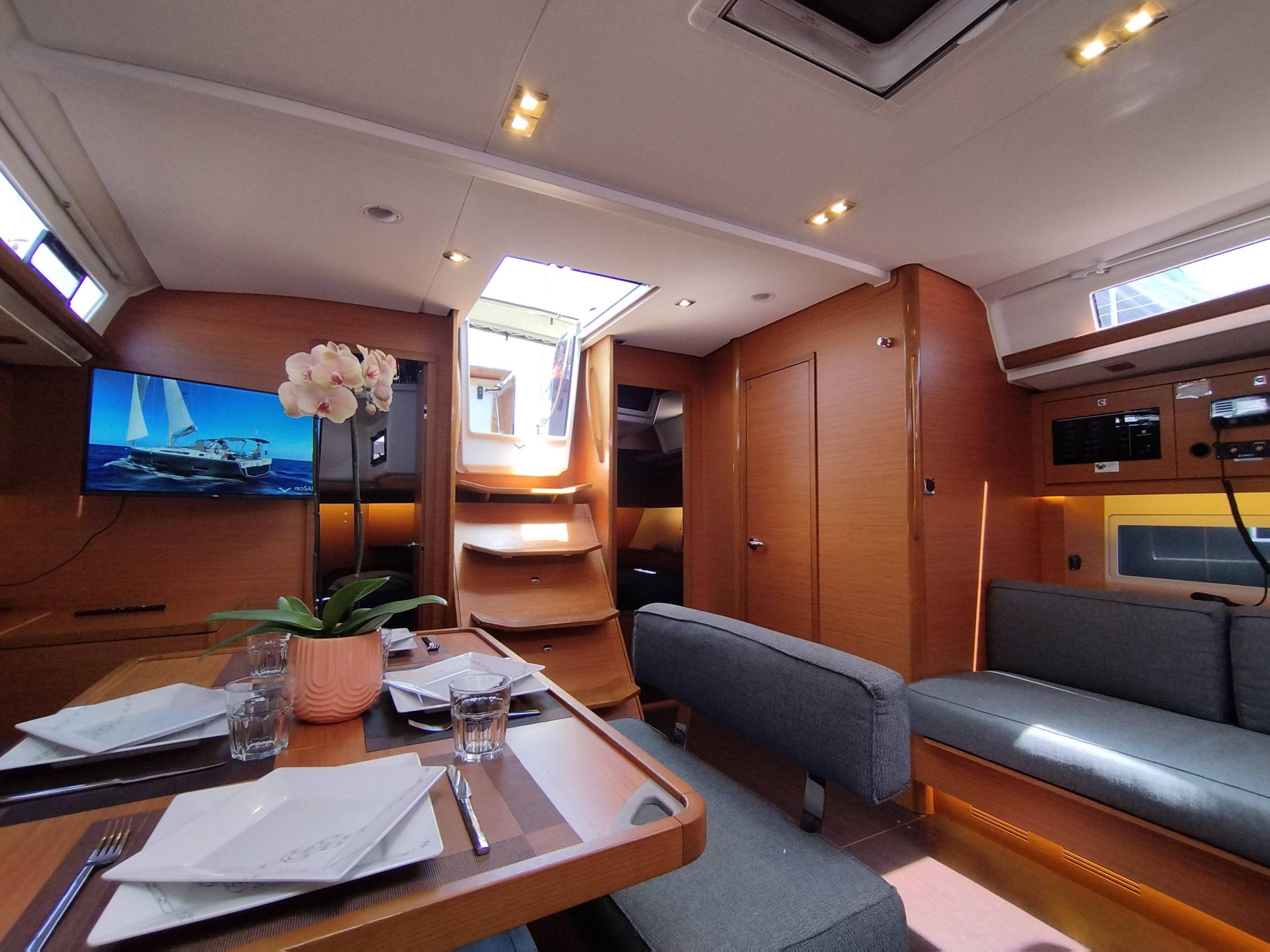 Dufour 470 Owner's version — photo 27