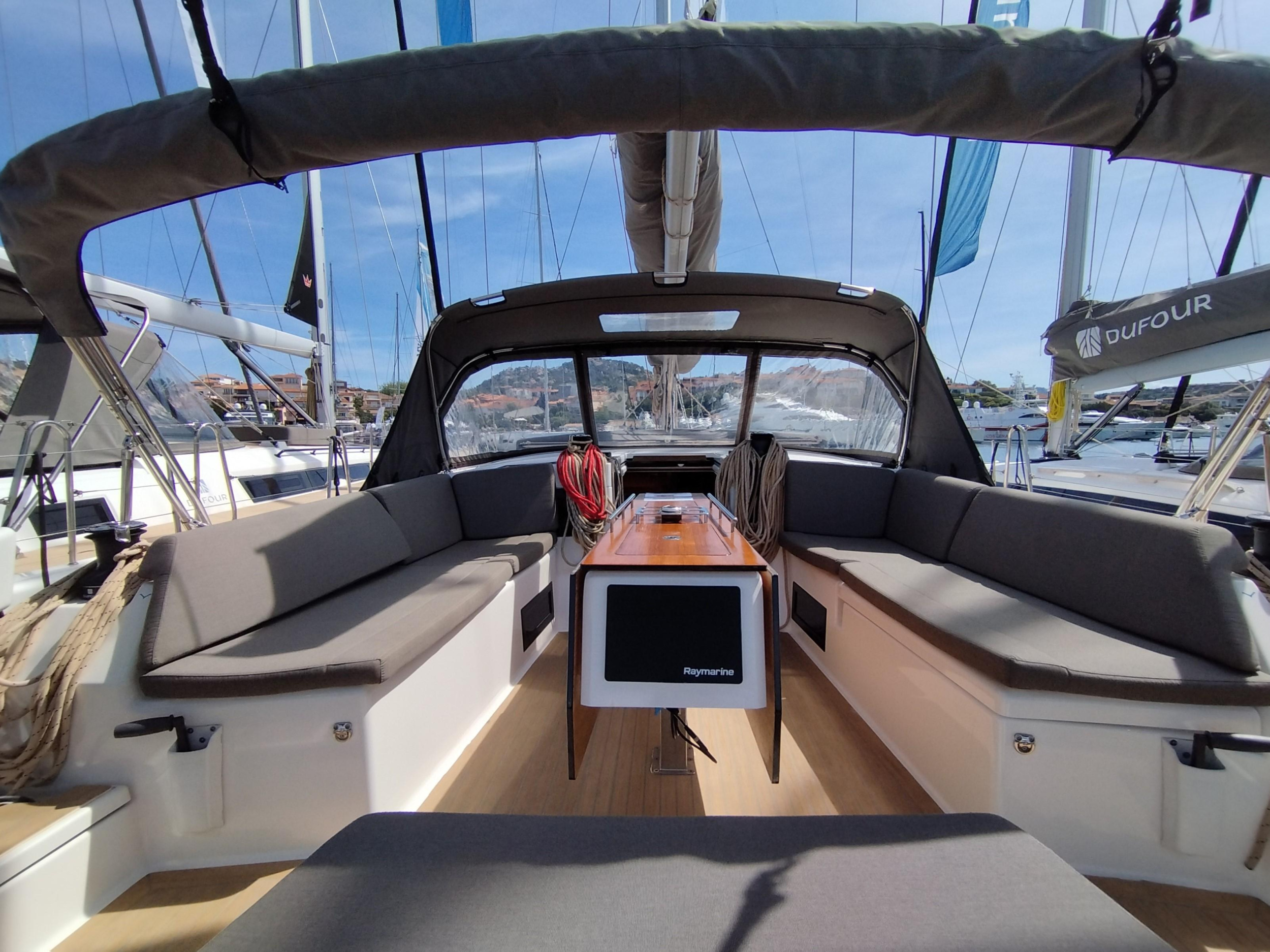 Dufour 470 Owner's version — photo 21