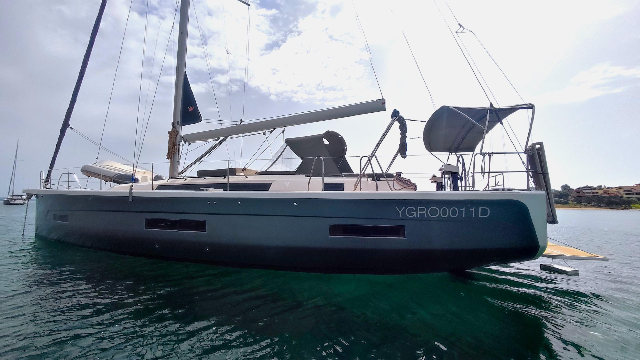 Dufour 530 Owner's Version — photo 9