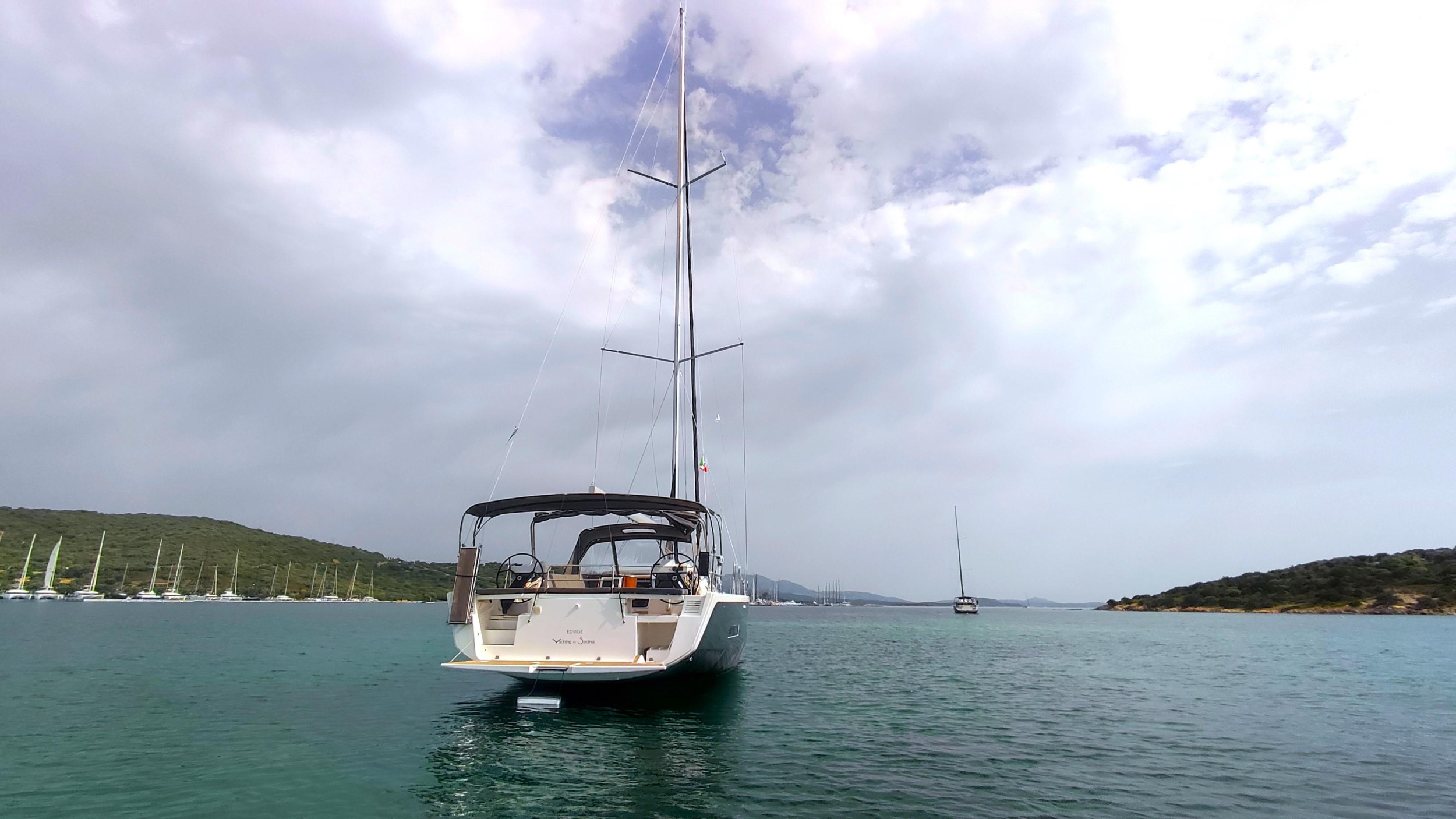 Dufour 530 Owner's Version — photo 7