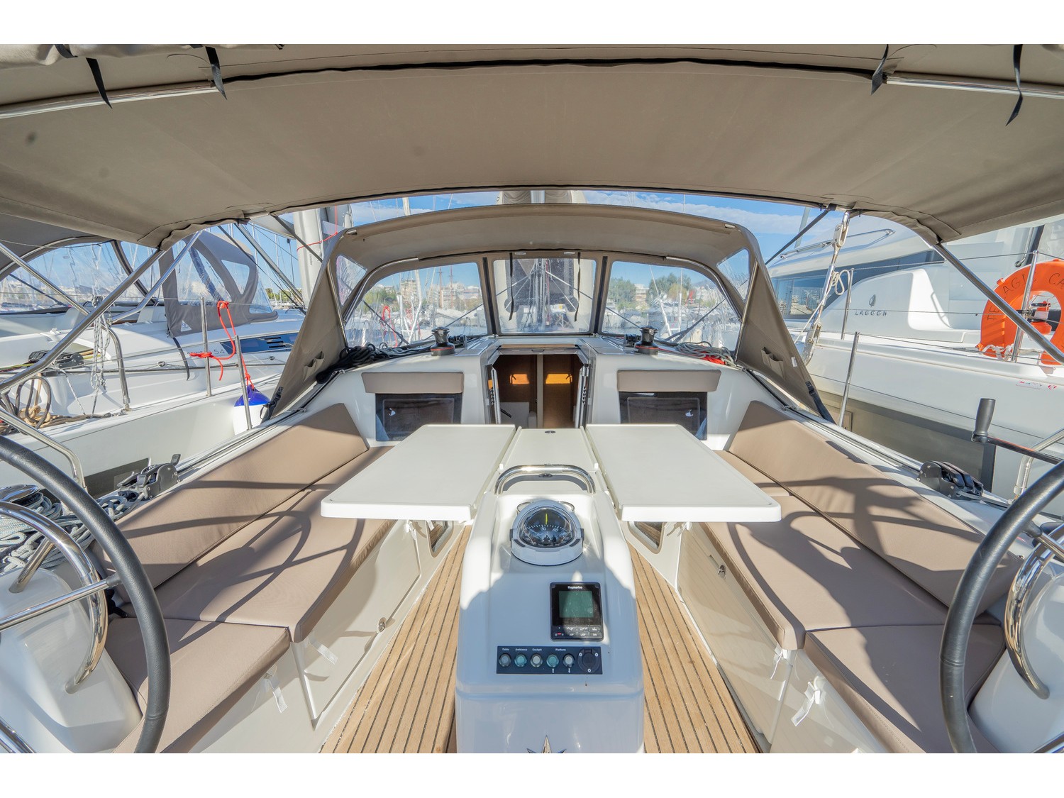 Sun Odyssey 410 — photo 1