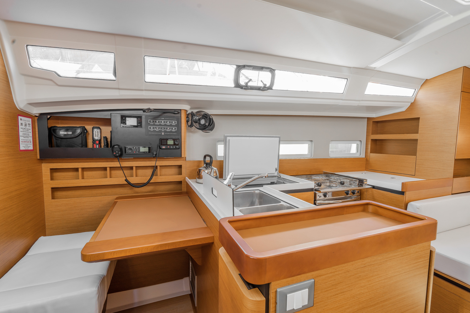 Sun Odyssey 410 — photo 4