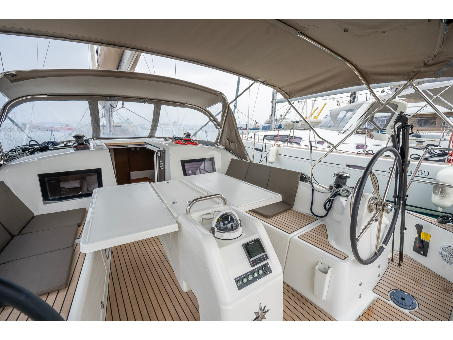 Sun Odyssey 410 — photo 1