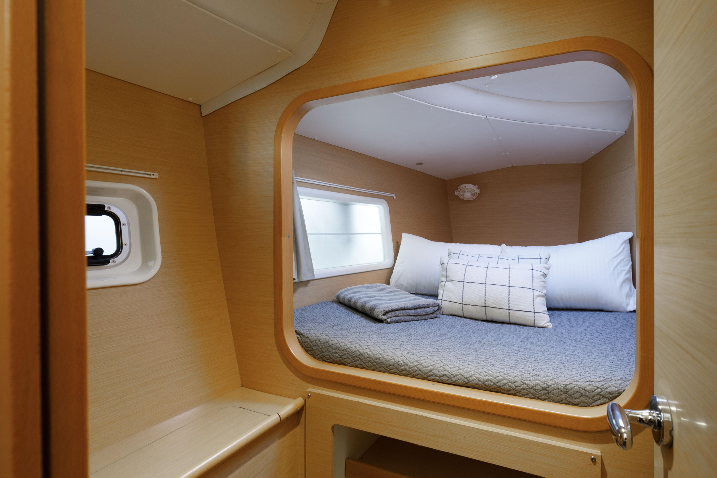 Lagoon 380 S2 — photo 19