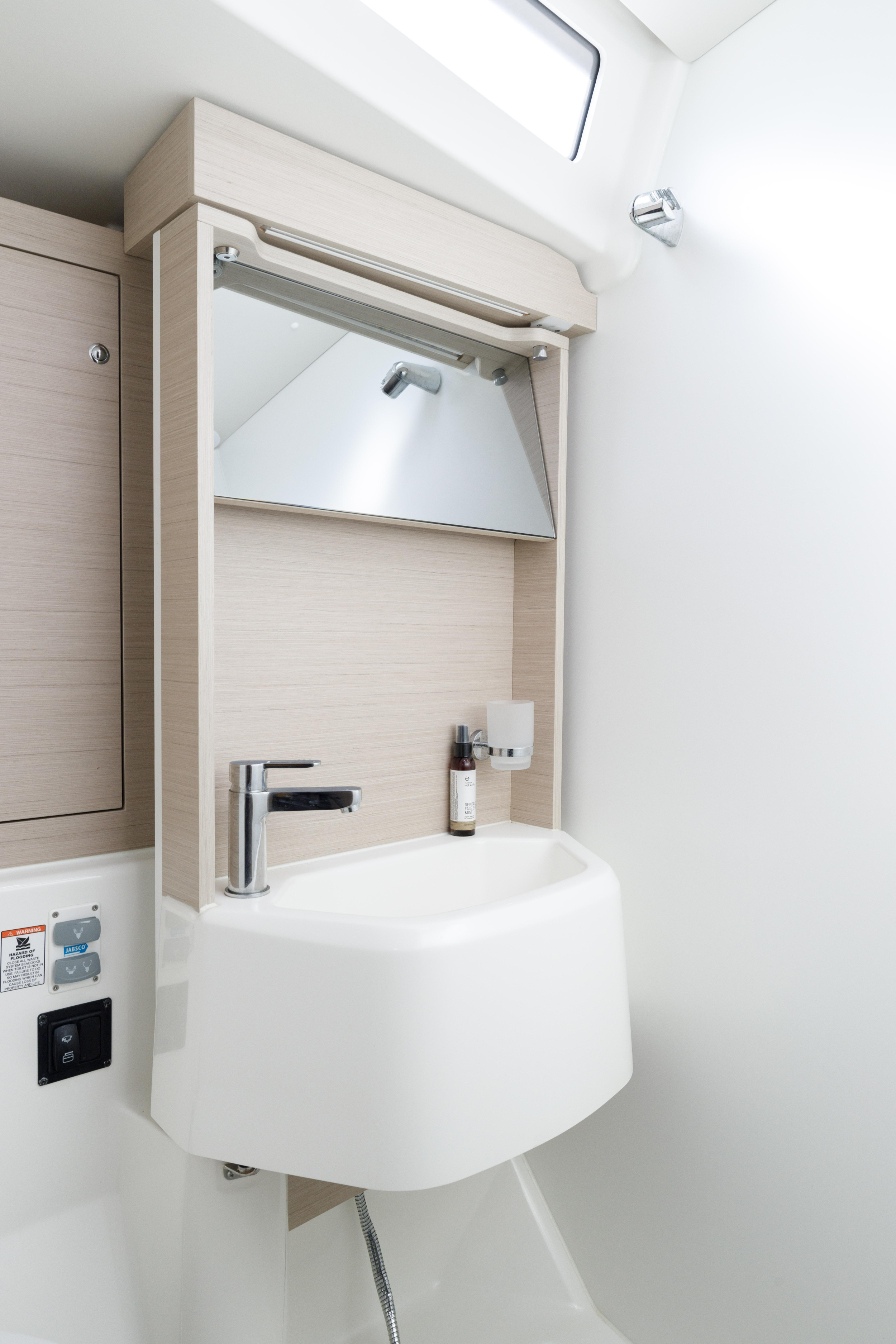 Oceanis 51.1 — photo 12