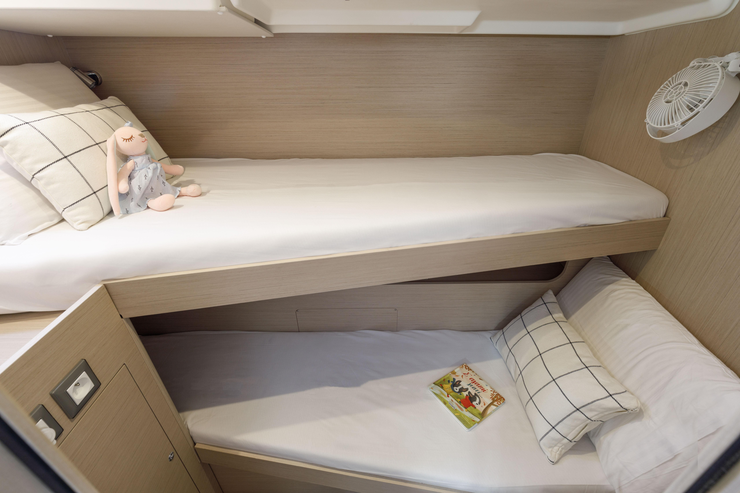 Oceanis 51.1 — photo 10