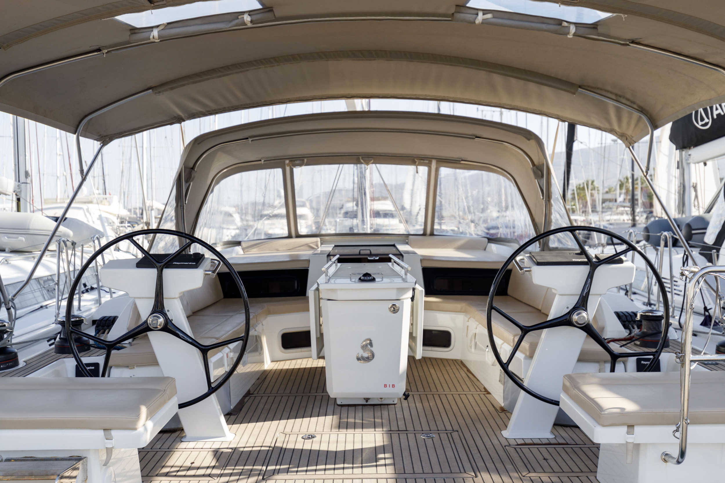 Oceanis 51.1 — photo 24
