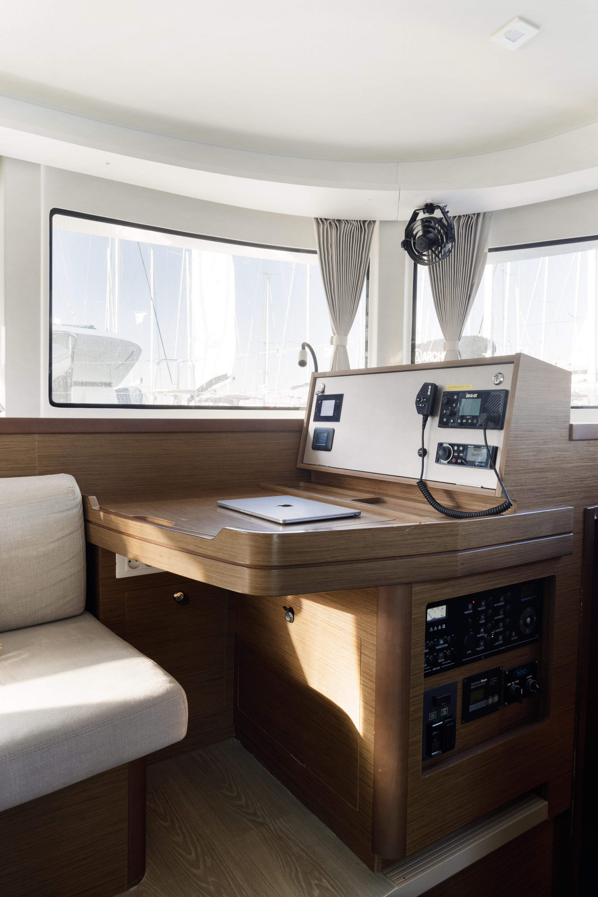 Lagoon 42 — photo 16