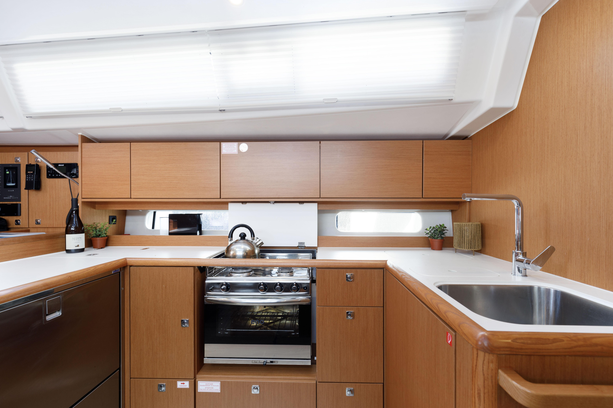 Bavaria C46 — photo 23