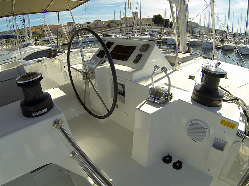 Lagoon 450 — photo 18